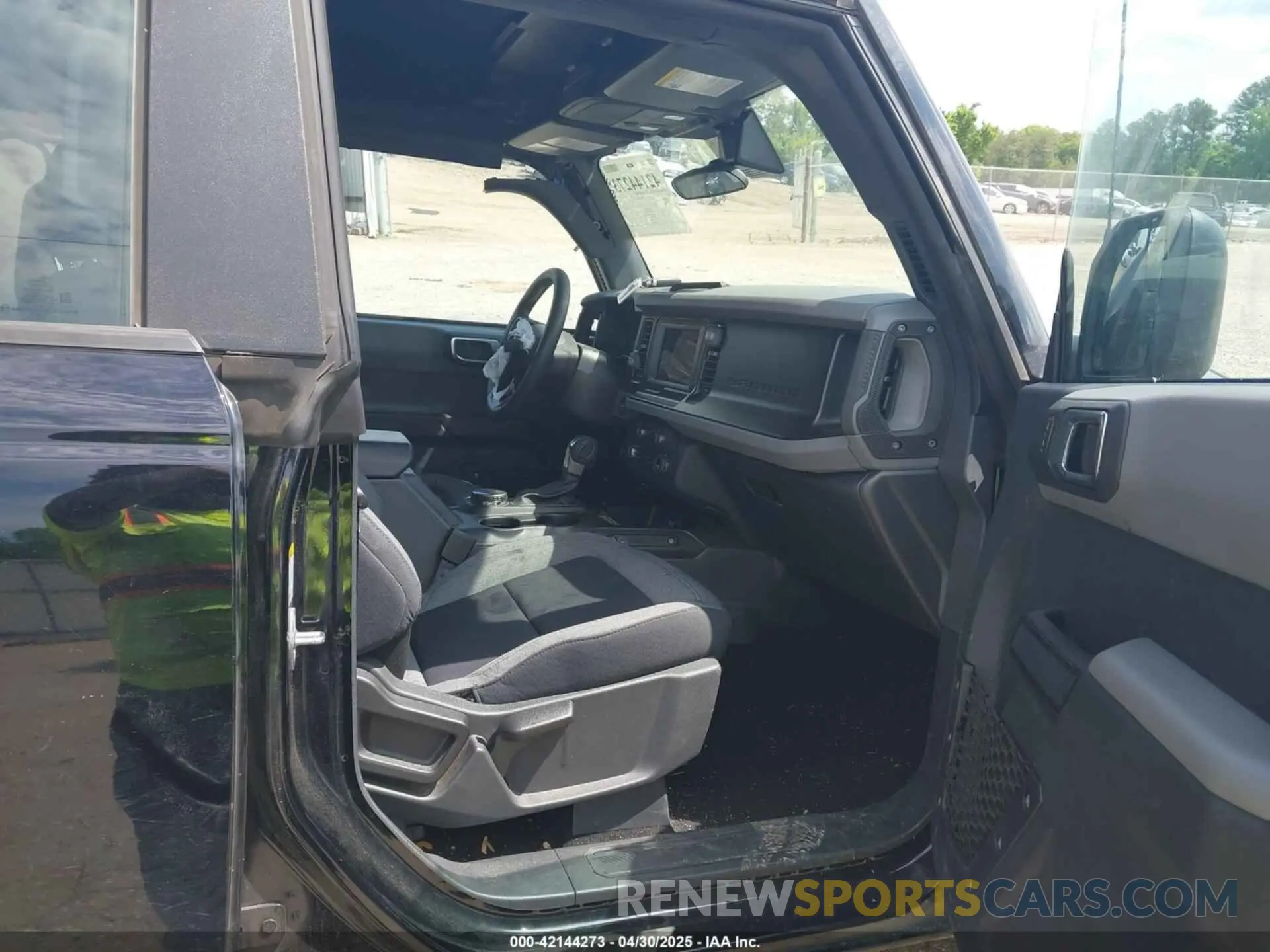 5 Photograph of a damaged car 1FMDE5BH6NLA86581 FORD BRONCO 2022