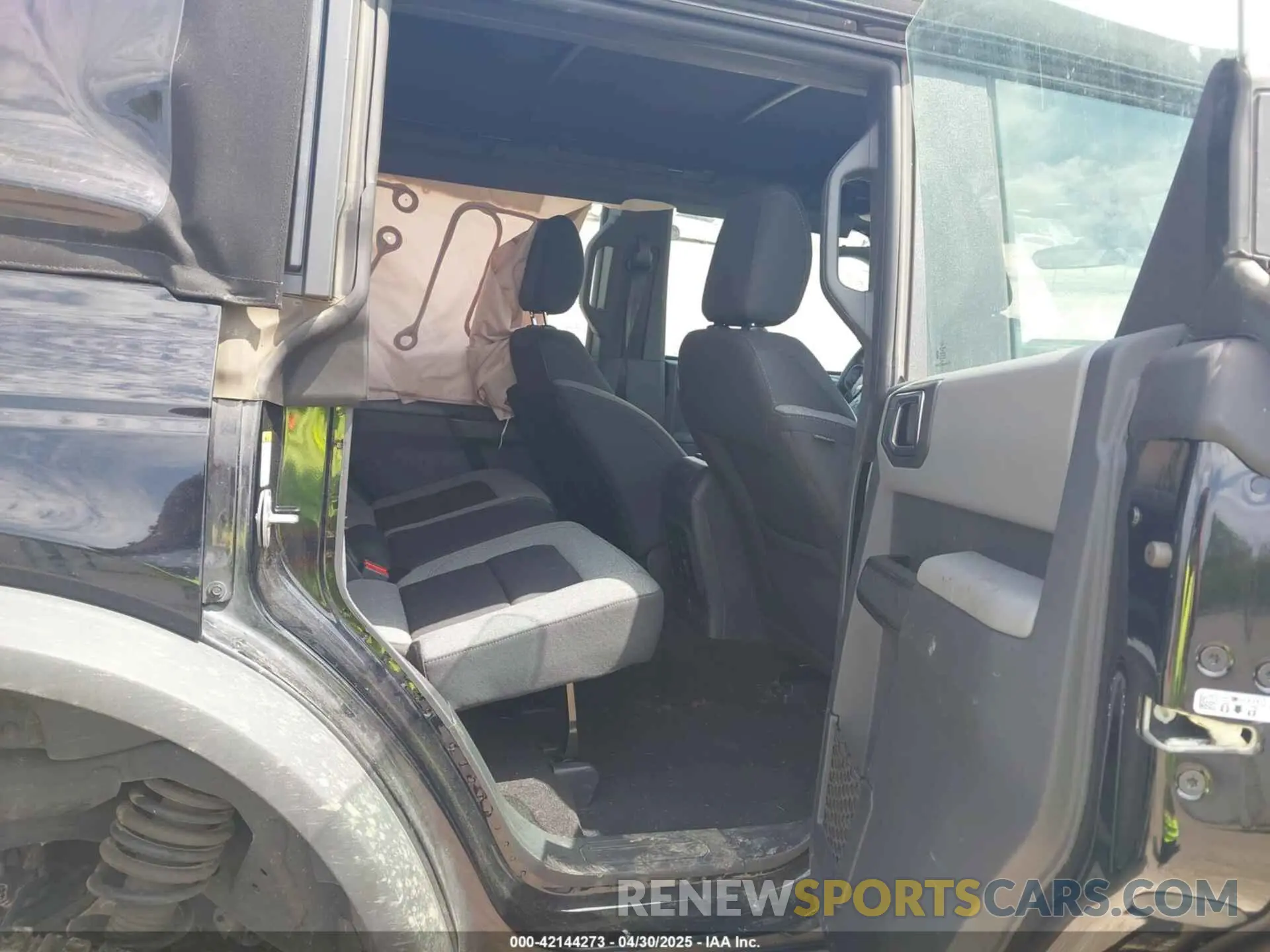 8 Photograph of a damaged car 1FMDE5BH6NLA86581 FORD BRONCO 2022