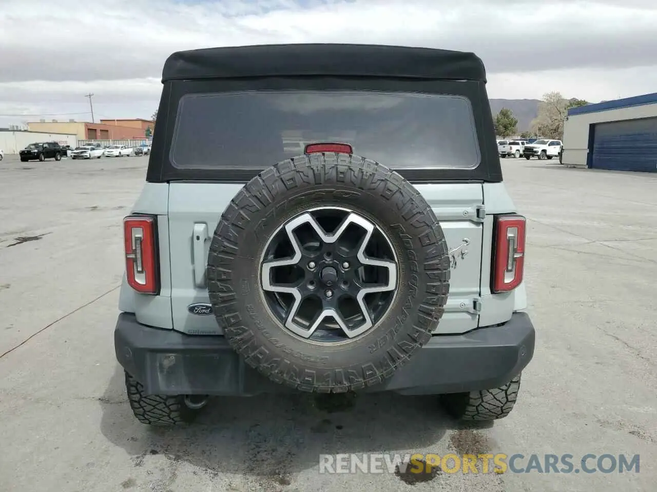 6 Photograph of a damaged car 1FMDE5BH6NLB10927 FORD BRONCO 2022