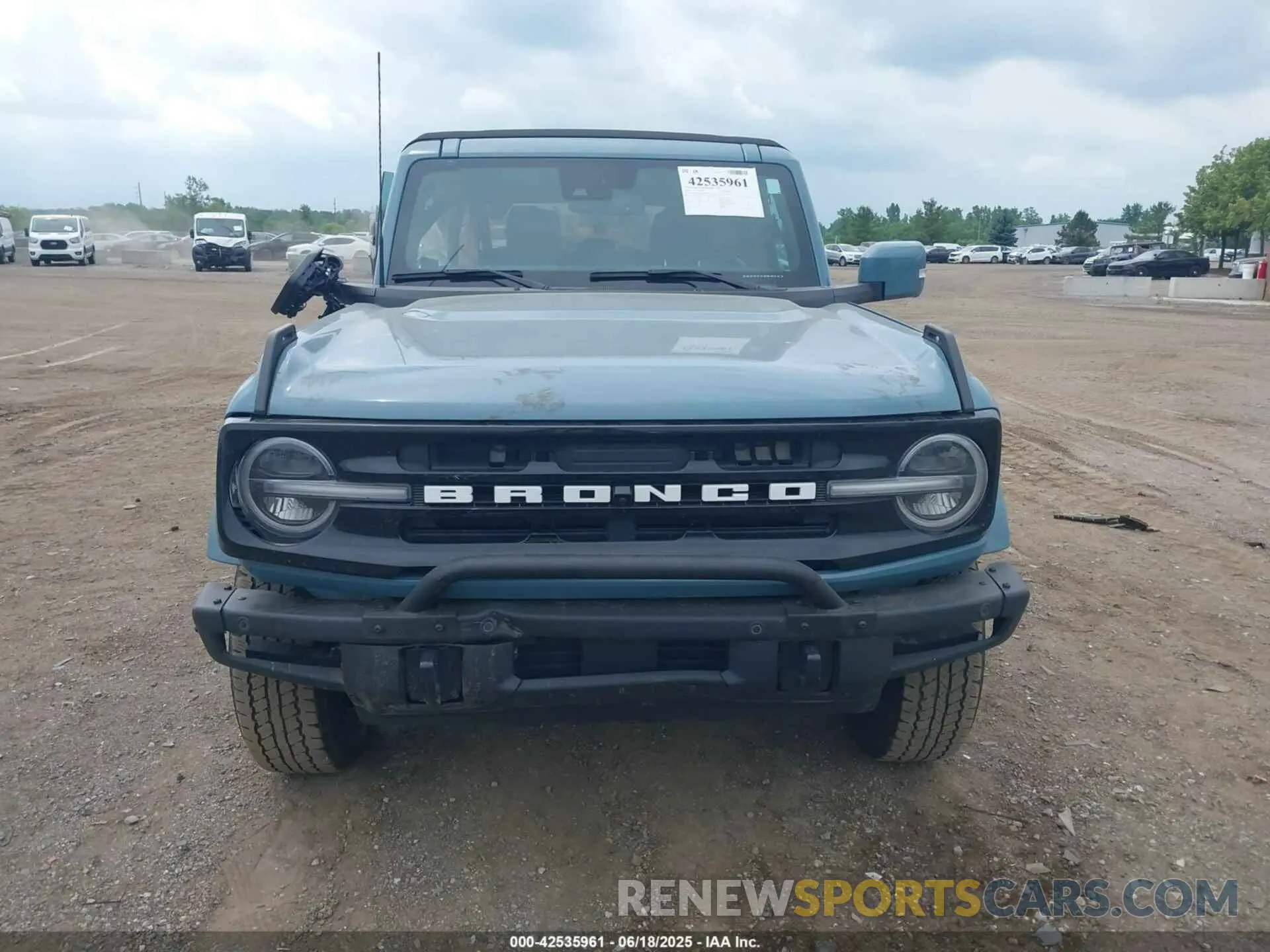 12 Photograph of a damaged car 1FMDE5BH6NLB76667 FORD BRONCO 2022