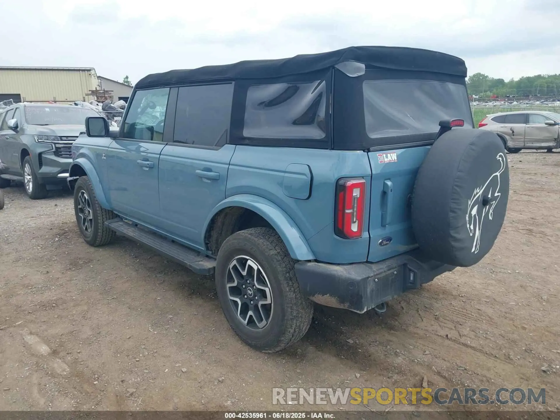 3 Photograph of a damaged car 1FMDE5BH6NLB76667 FORD BRONCO 2022