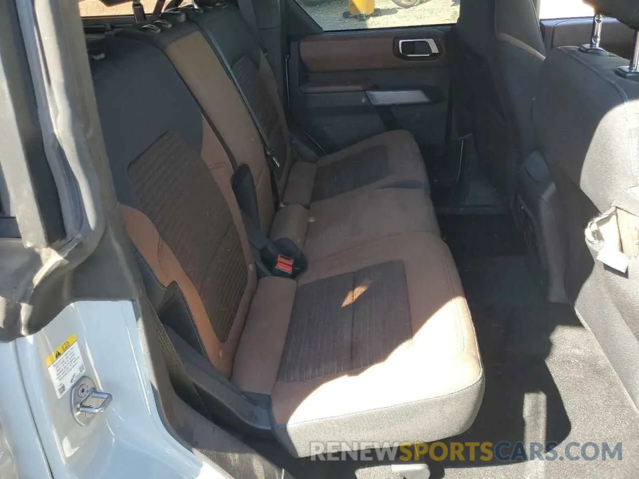 11 Photograph of a damaged car 1FMDE5BH8NLB16602 FORD BRONCO 2022