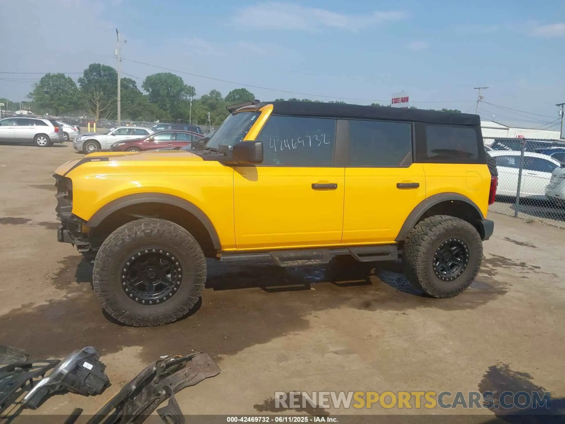 15 Photograph of a damaged car 1FMDE5BH8NLB86567 FORD BRONCO 2022