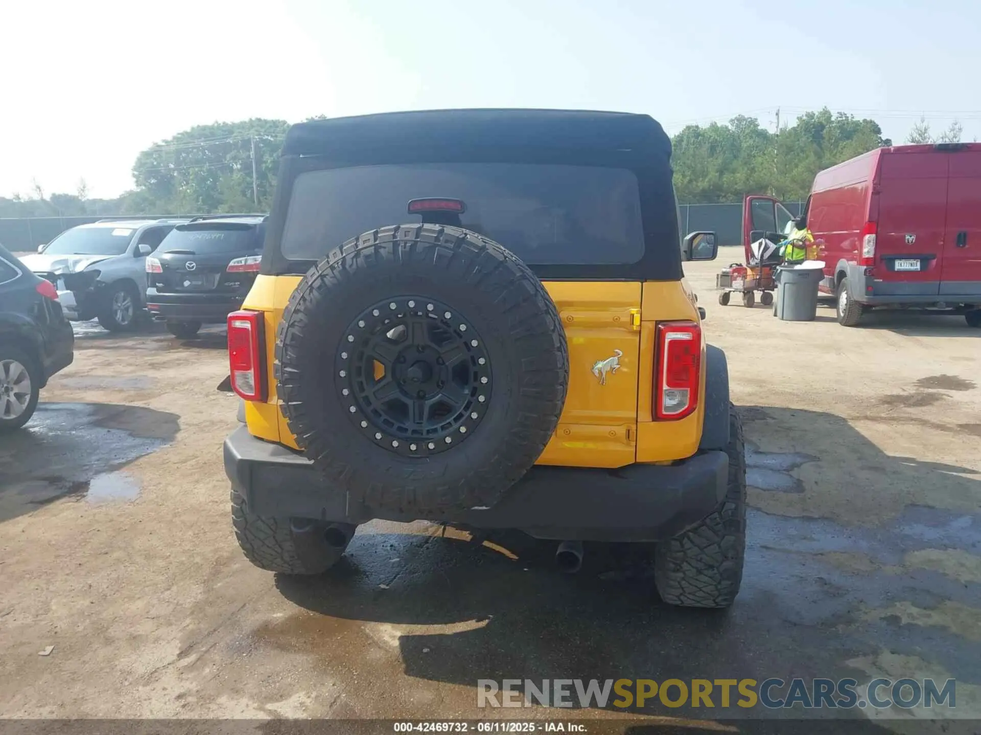 17 Photograph of a damaged car 1FMDE5BH8NLB86567 FORD BRONCO 2022