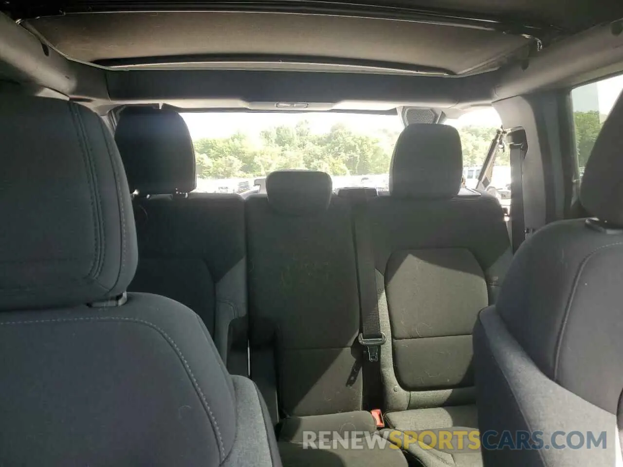 10 Photograph of a damaged car 1FMDE5BH9NLA85327 FORD BRONCO 2022