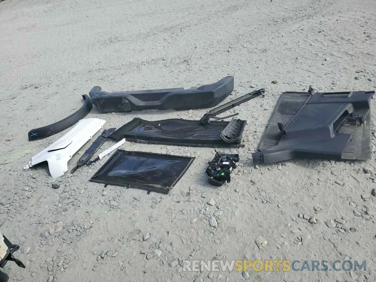 13 Photograph of a damaged car 1FMDE5BH9NLA85327 FORD BRONCO 2022