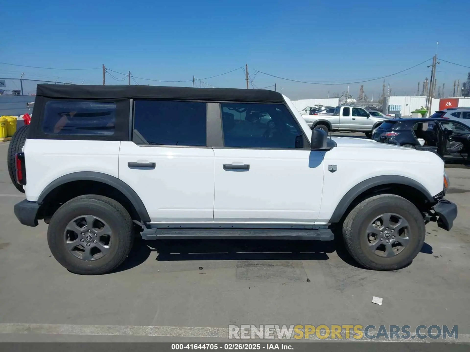 14 Photograph of a damaged car 1FMDE5BH9NLB39810 FORD BRONCO 2022