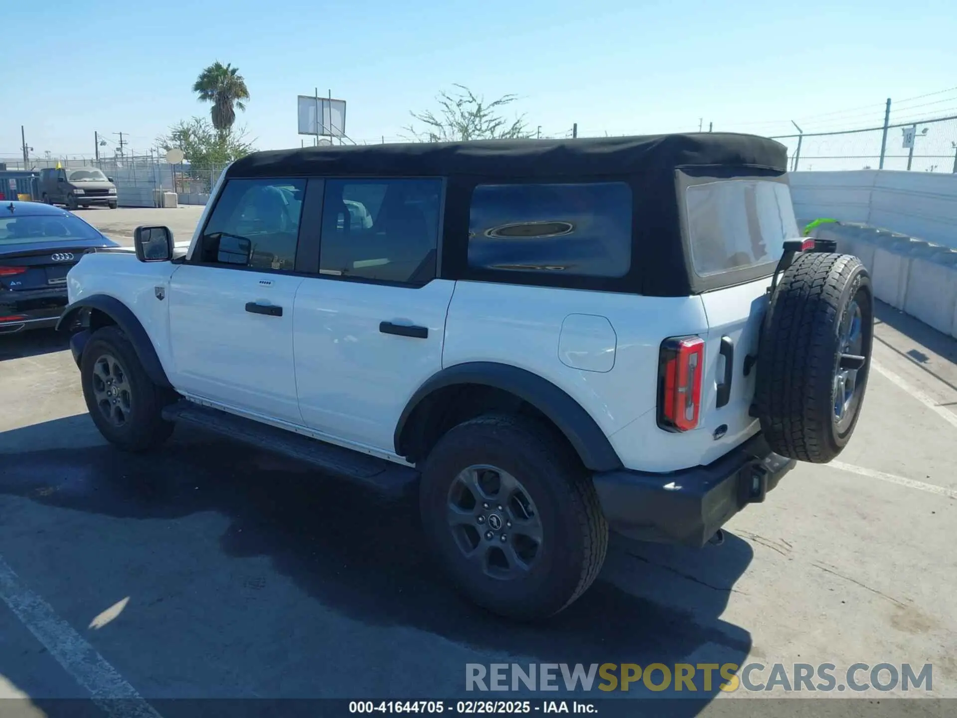 3 Photograph of a damaged car 1FMDE5BH9NLB39810 FORD BRONCO 2022