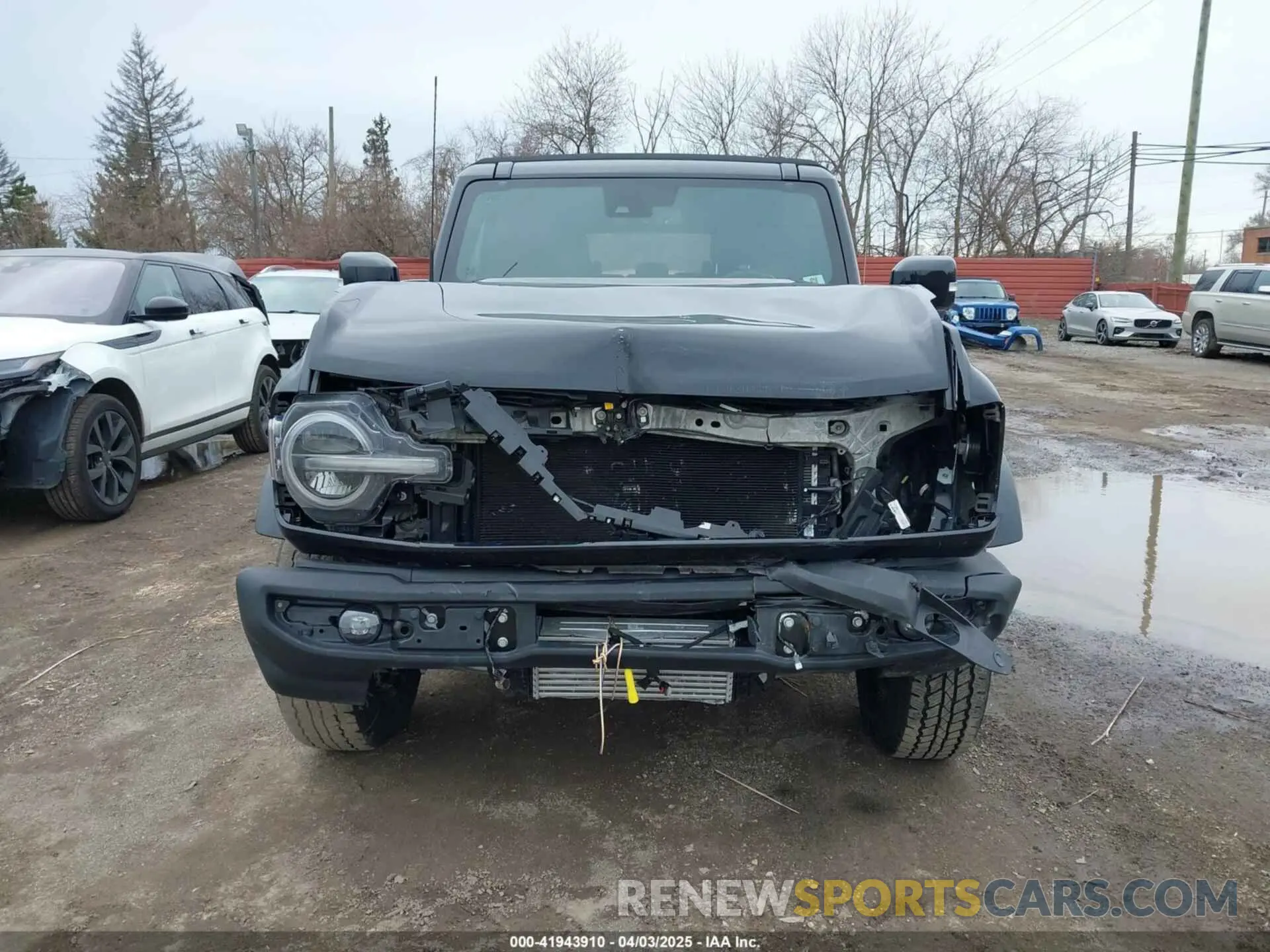12 Photograph of a damaged car 1FMDE5BH9NLB84598 FORD BRONCO 2022