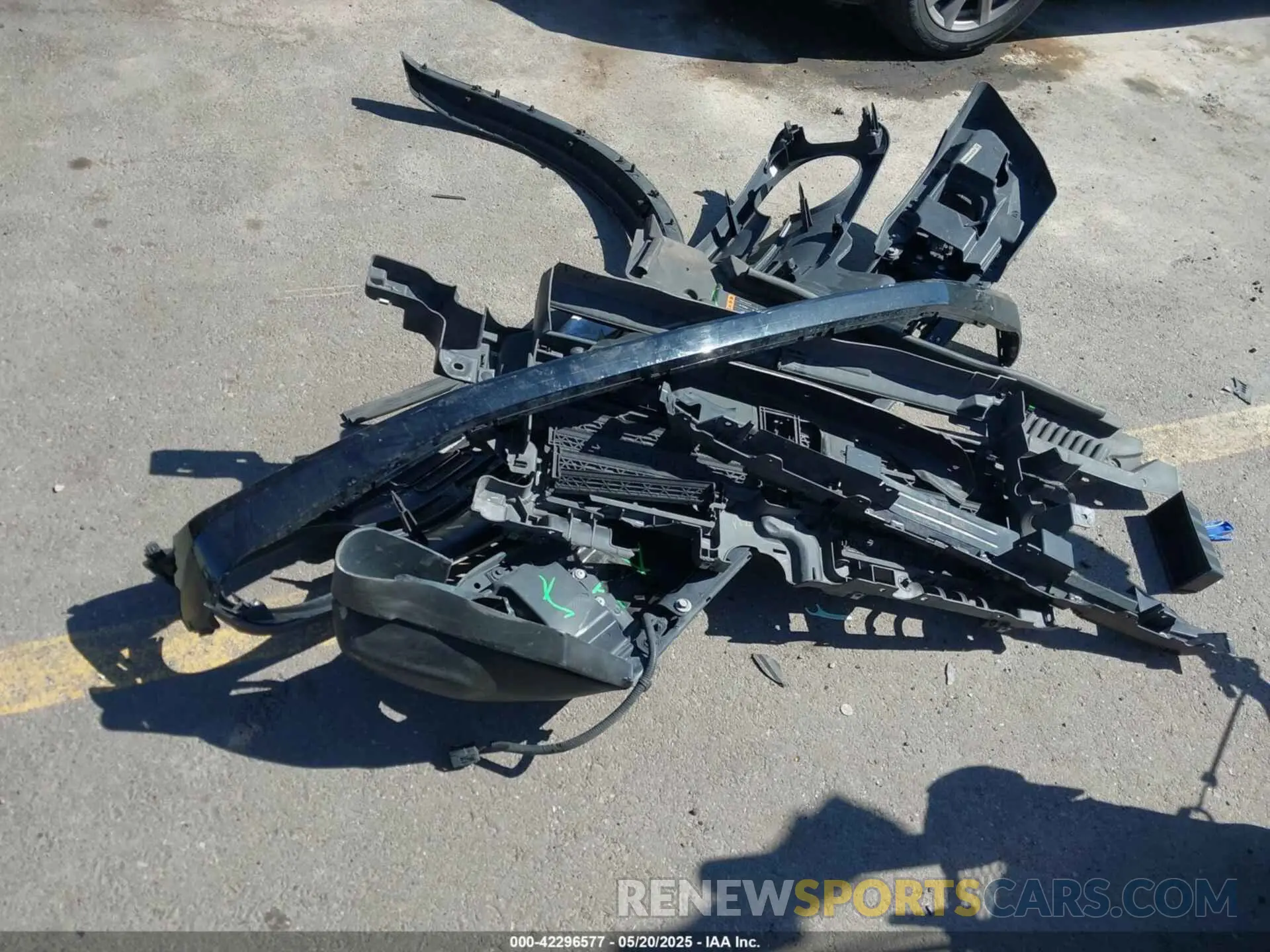 12 Photograph of a damaged car 1FMDE5BHXNLB01020 FORD BRONCO 2022