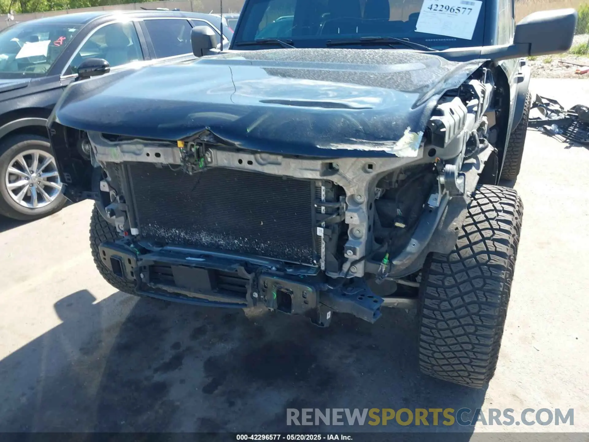 18 Photograph of a damaged car 1FMDE5BHXNLB01020 FORD BRONCO 2022