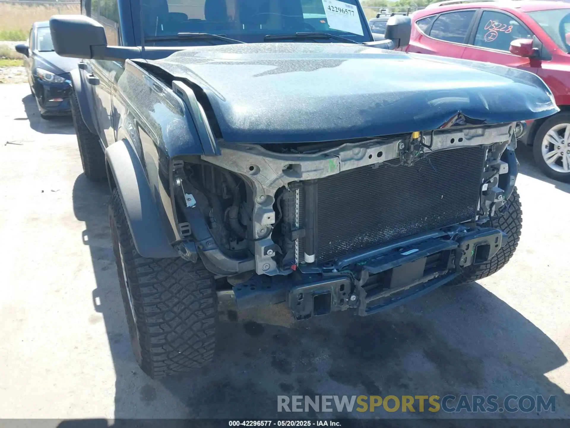 19 Photograph of a damaged car 1FMDE5BHXNLB01020 FORD BRONCO 2022
