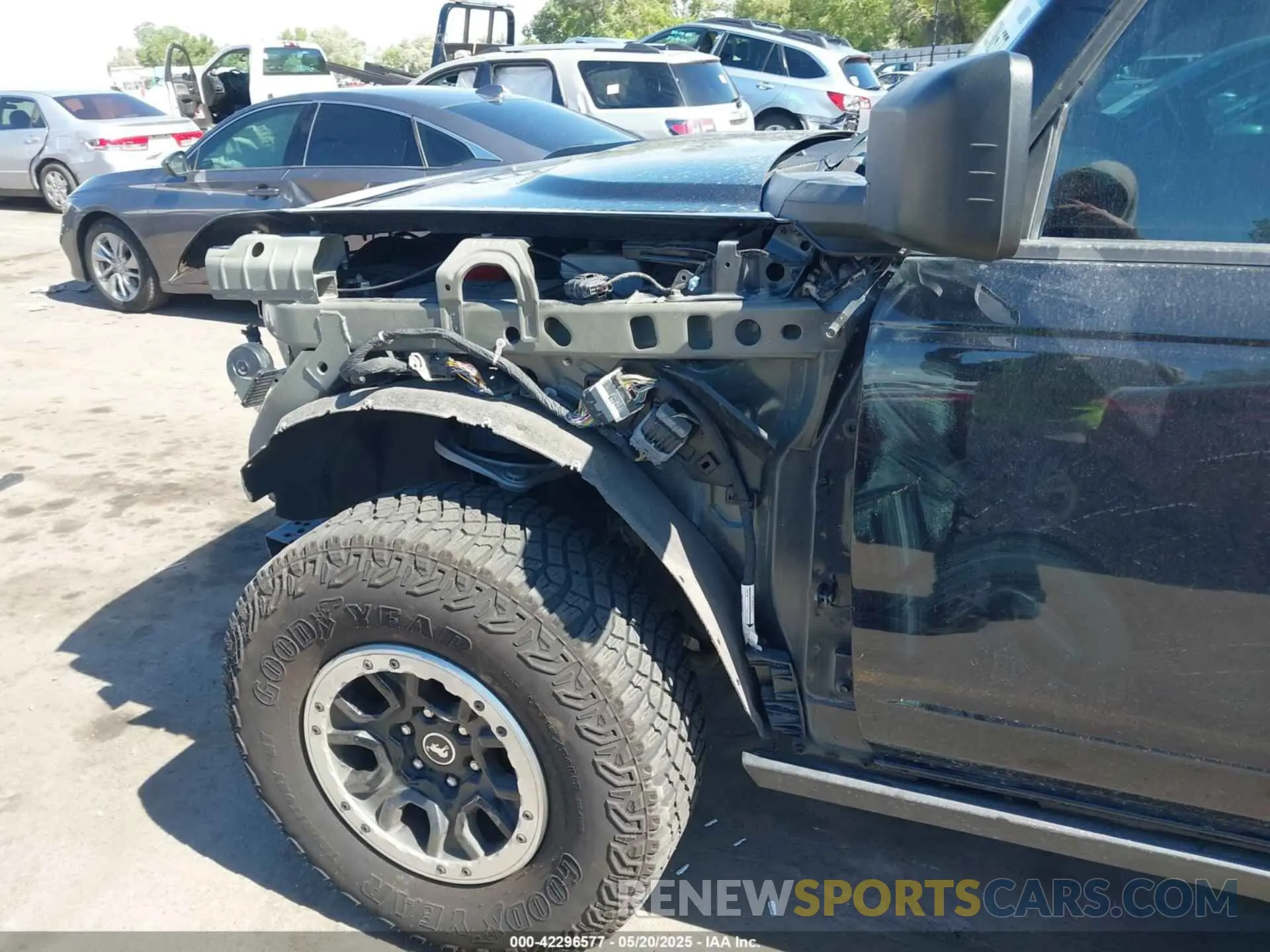 21 Photograph of a damaged car 1FMDE5BHXNLB01020 FORD BRONCO 2022