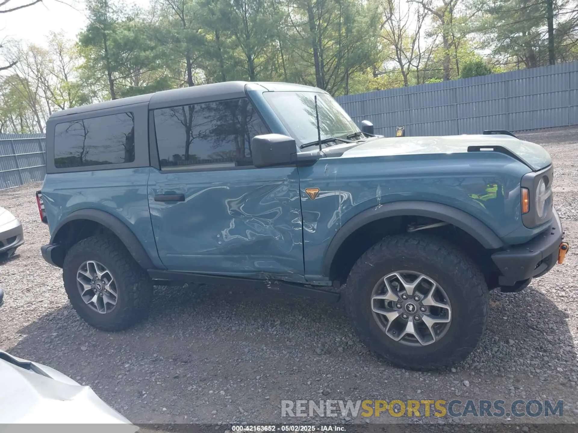 13 Photograph of a damaged car 1FMDE5CH4NLB02713 FORD BRONCO 2022