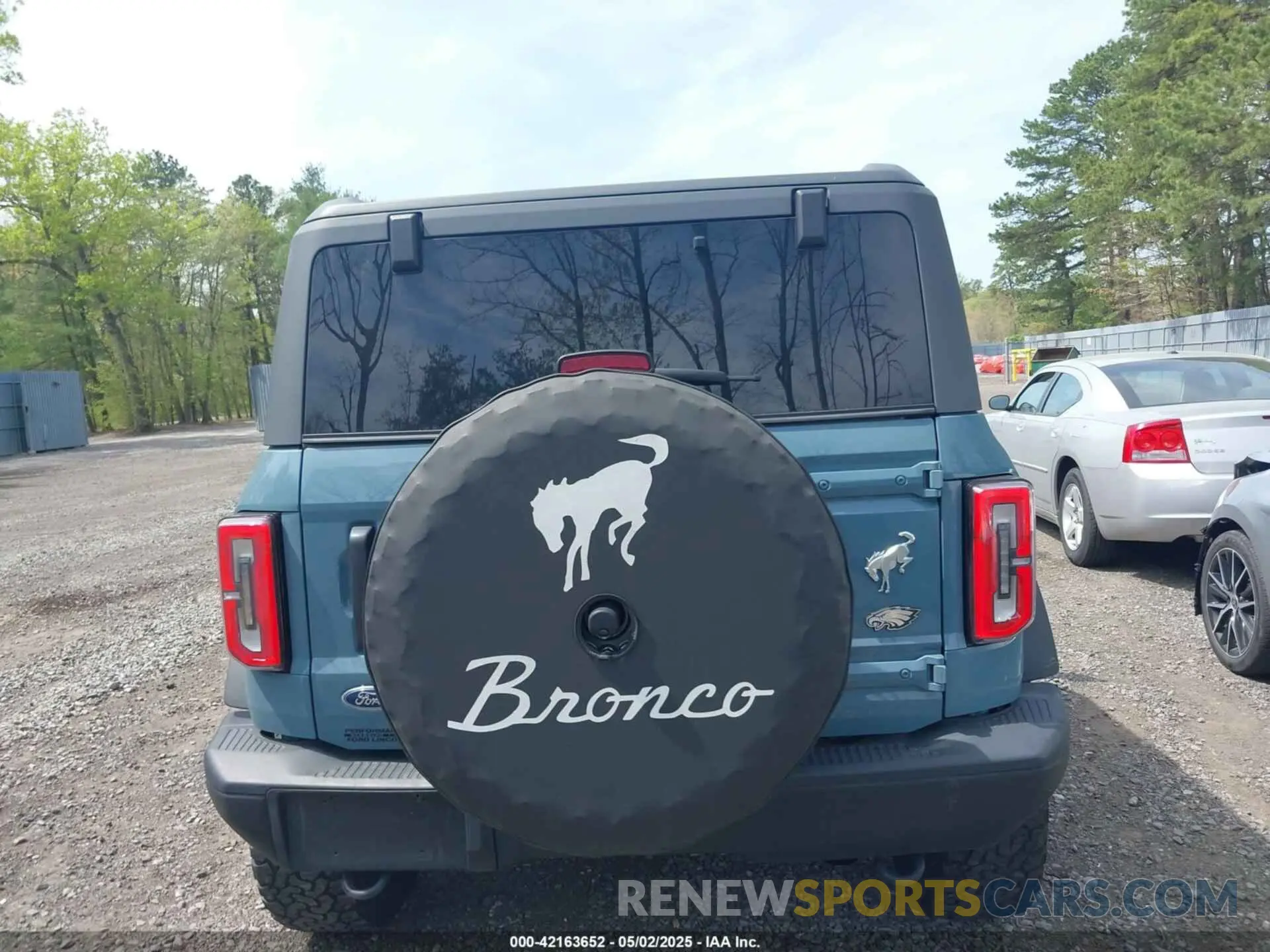 16 Photograph of a damaged car 1FMDE5CH4NLB02713 FORD BRONCO 2022