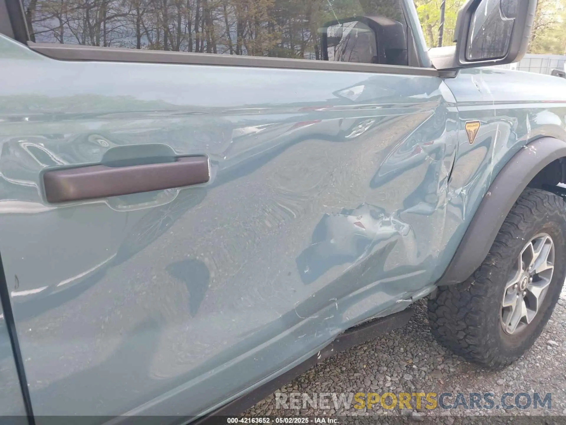 6 Photograph of a damaged car 1FMDE5CH4NLB02713 FORD BRONCO 2022