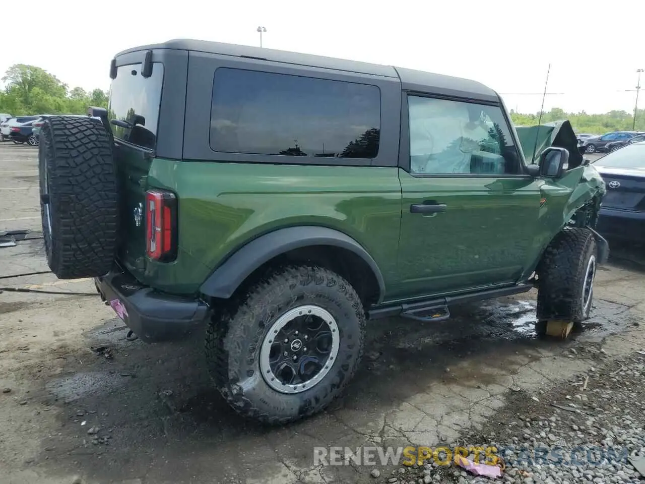 3 Photograph of a damaged car 1FMDE5CH4NLB83499 FORD BRONCO 2022