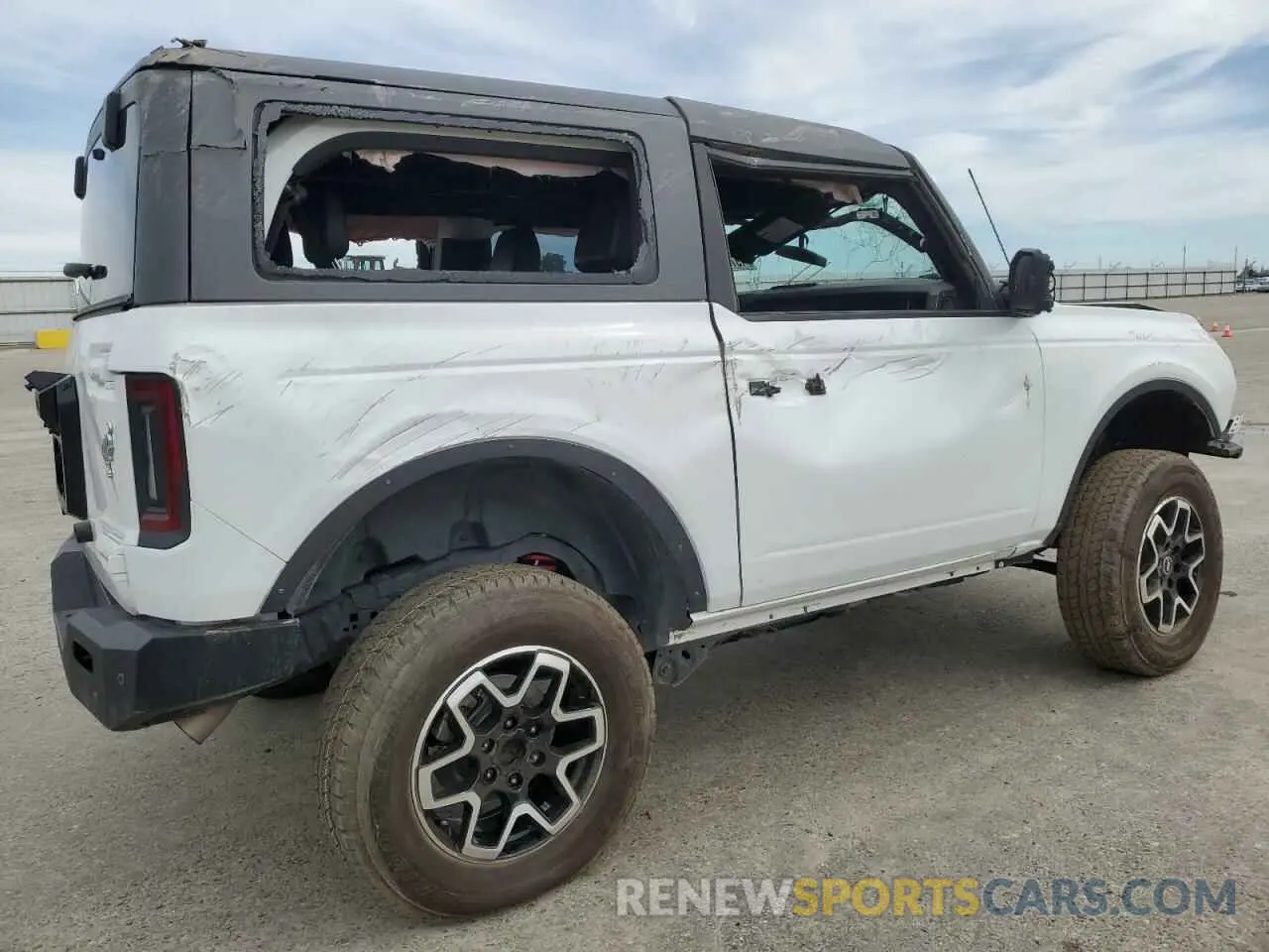 3 Photograph of a damaged car 1FMDE5CP9NLA76116 FORD BRONCO 2022