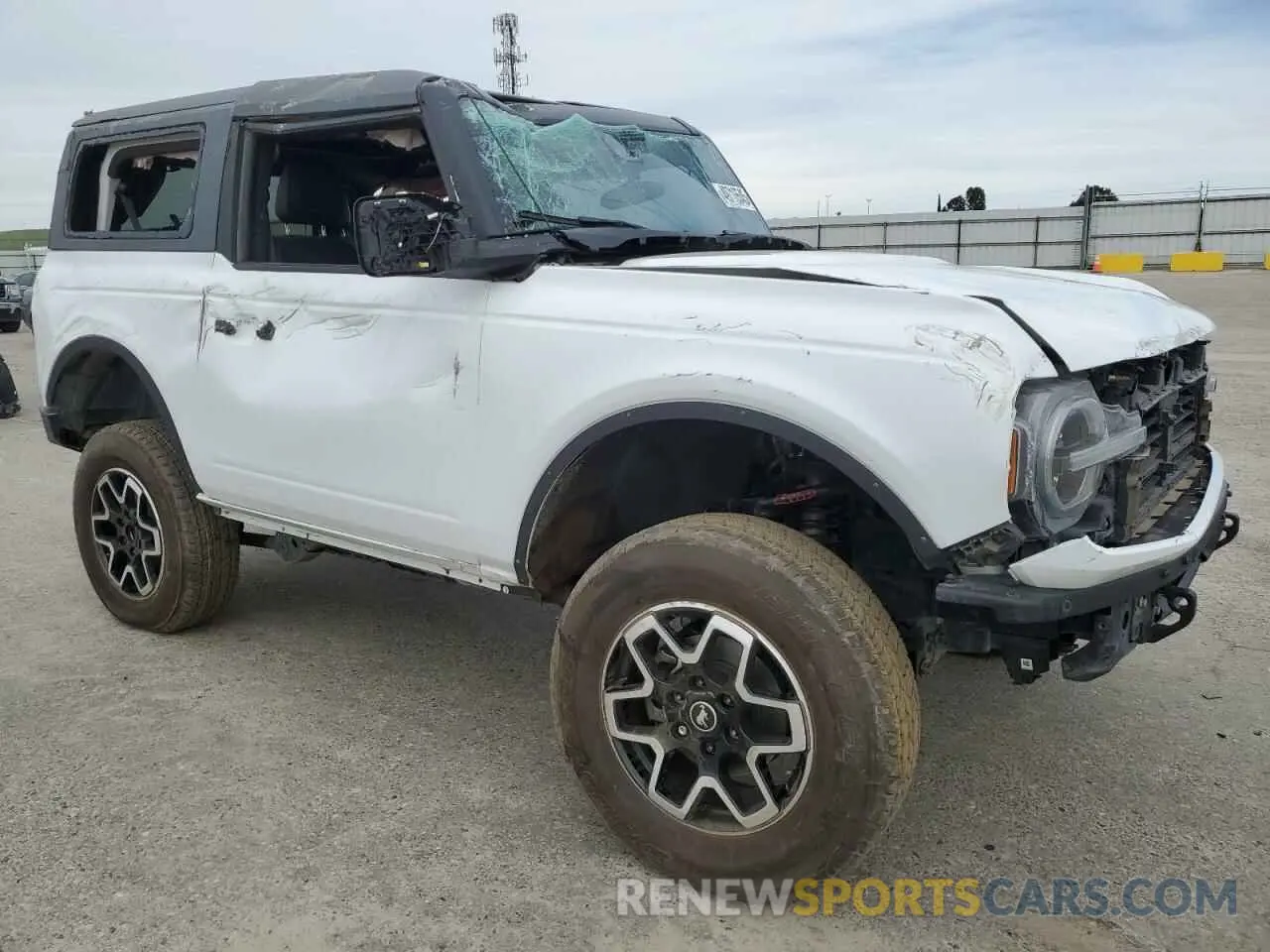 4 Photograph of a damaged car 1FMDE5CP9NLA76116 FORD BRONCO 2022