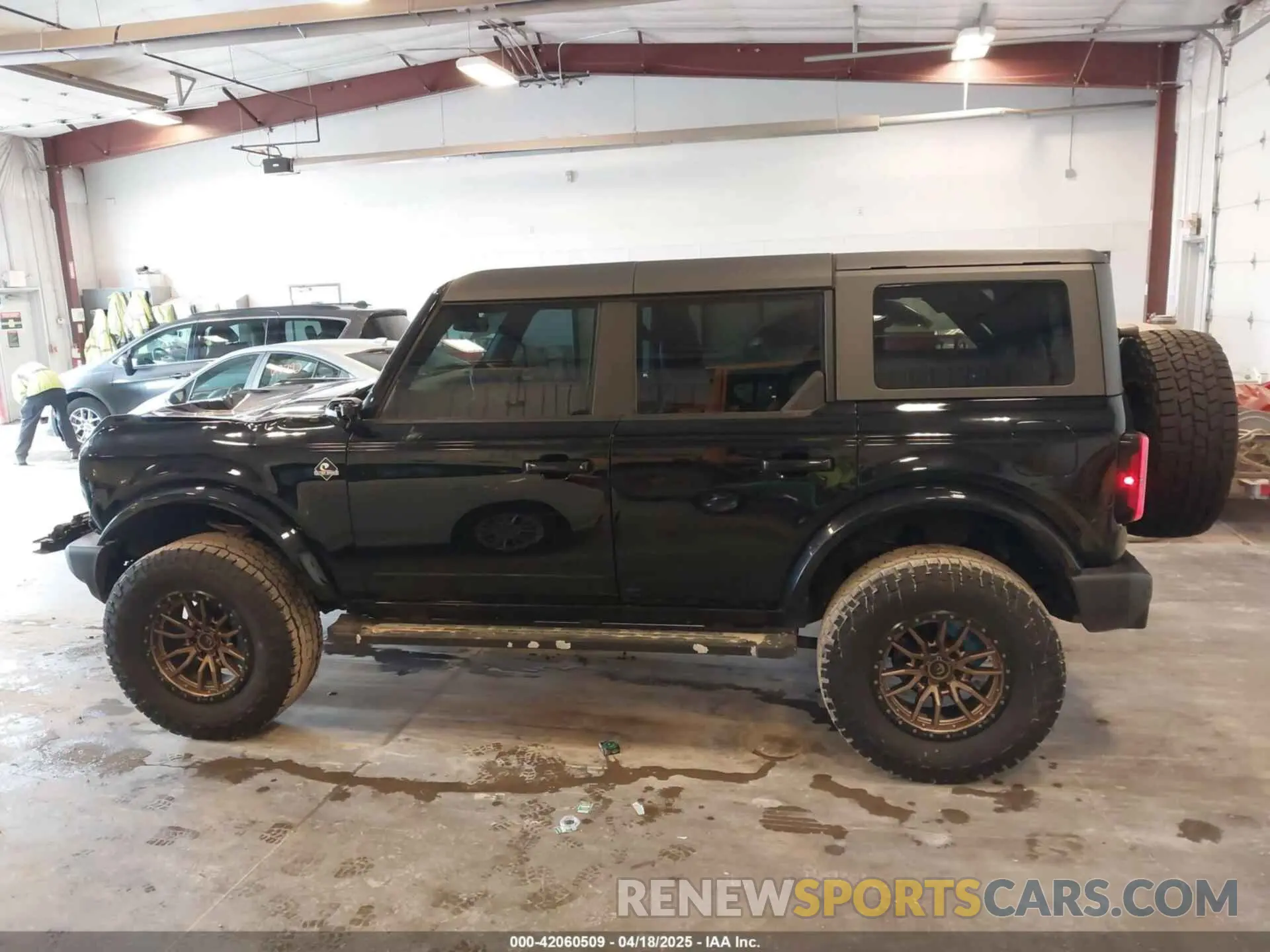 14 Photograph of a damaged car 1FMDE5DH0NLB06451 FORD BRONCO 2022