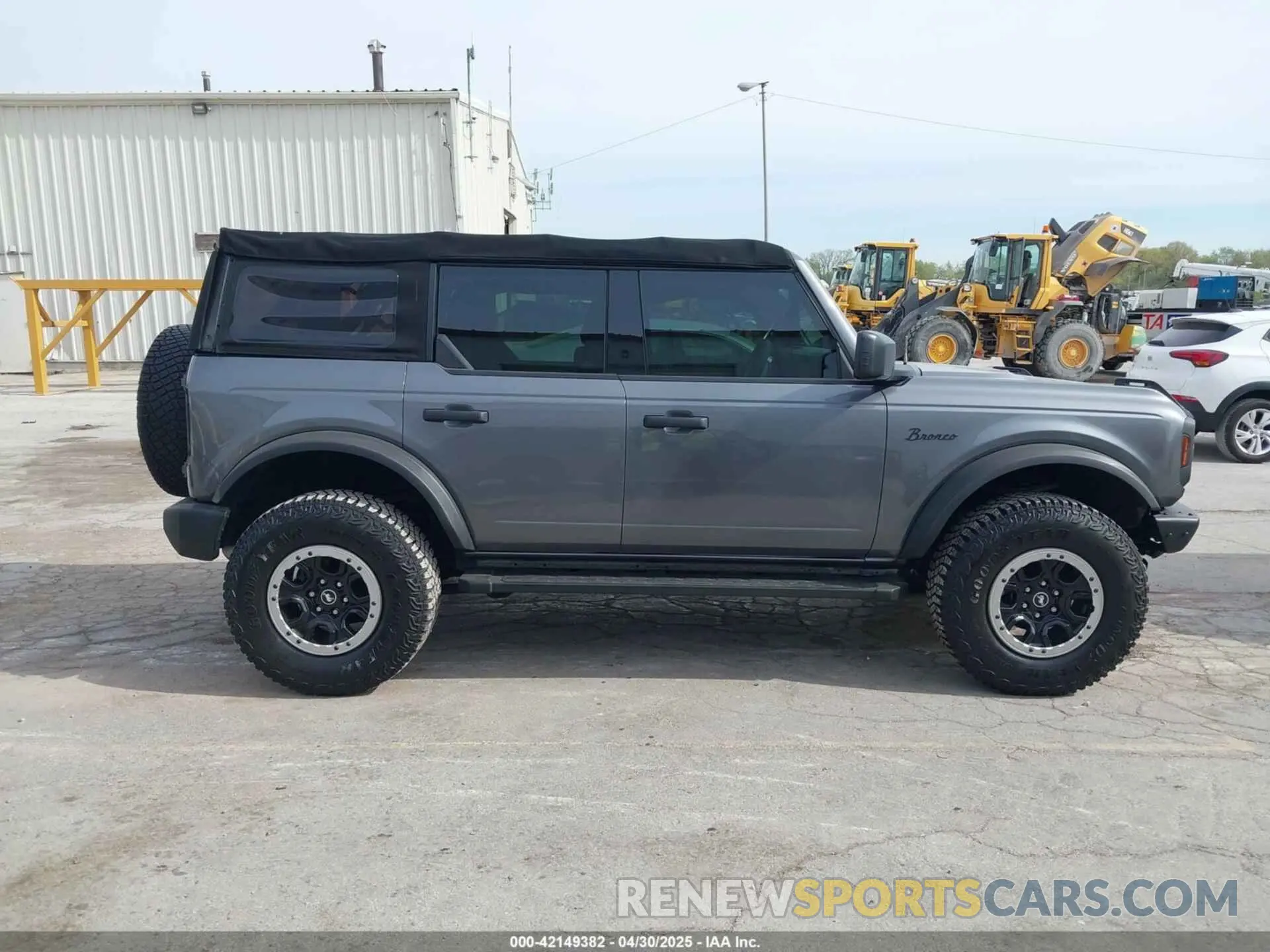 14 Photograph of a damaged car 1FMDE5DH1NLA75694 FORD BRONCO 2022