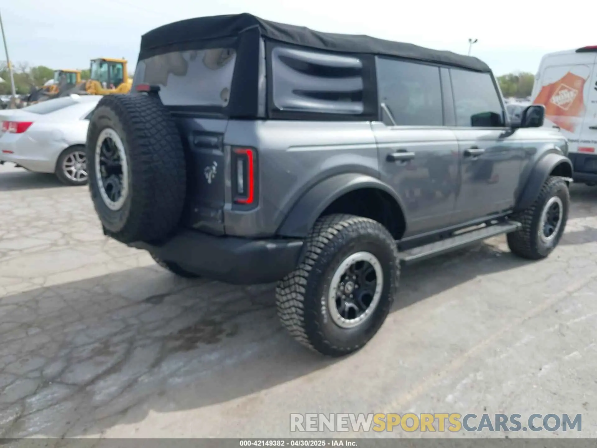 4 Photograph of a damaged car 1FMDE5DH1NLA75694 FORD BRONCO 2022