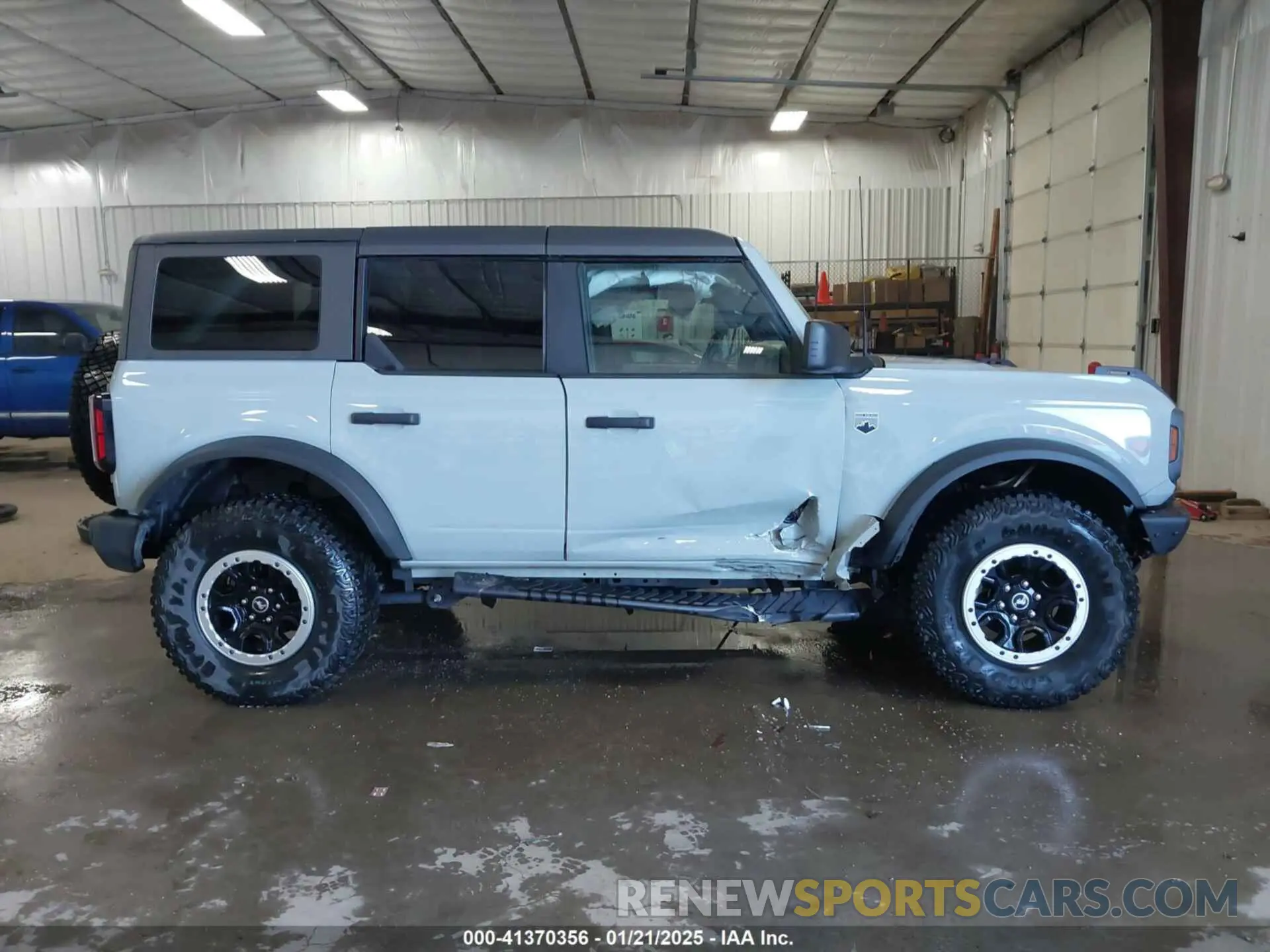 14 Photograph of a damaged car 1FMDE5DH1NLB65525 FORD BRONCO 2022