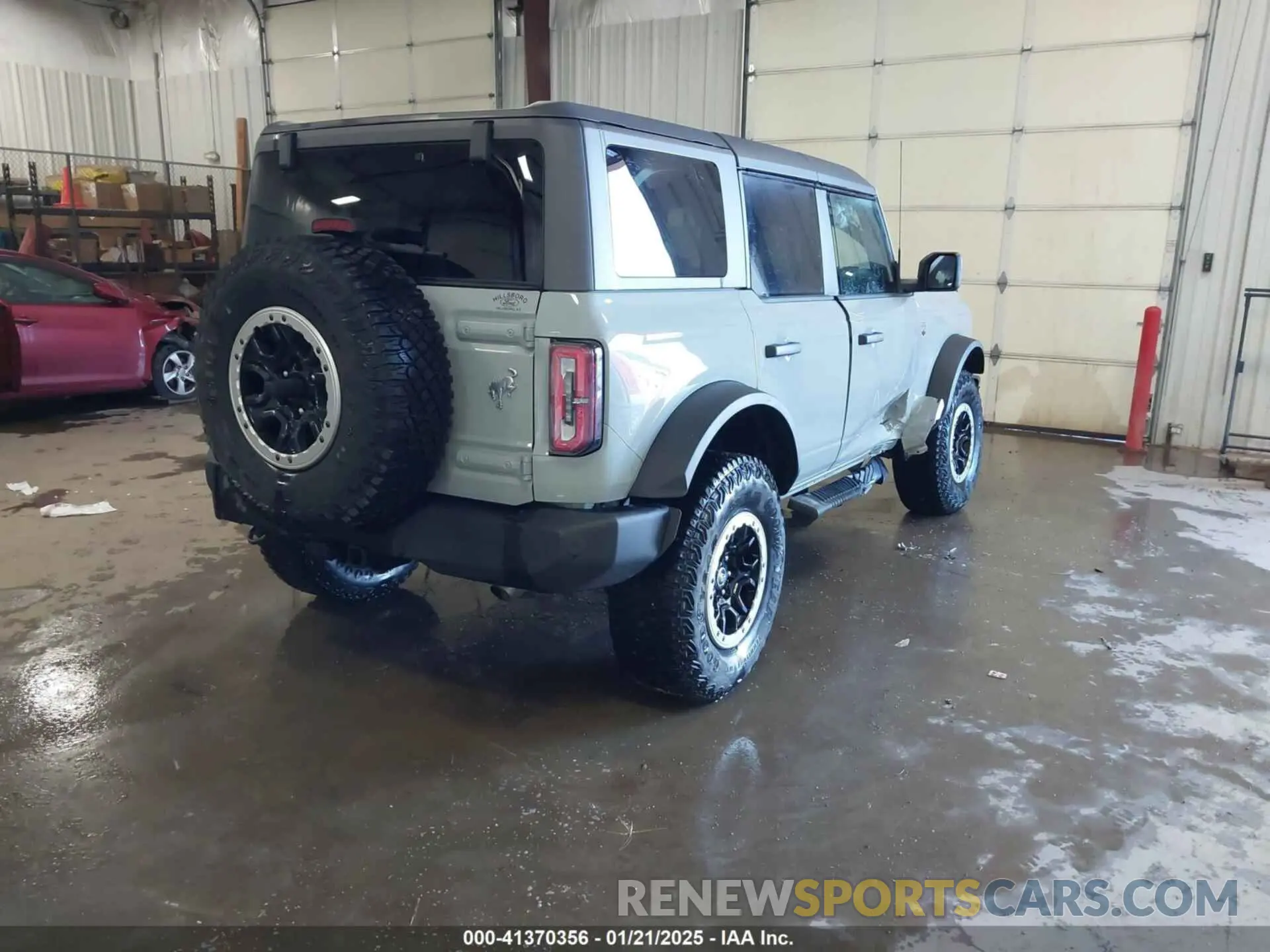 4 Photograph of a damaged car 1FMDE5DH1NLB65525 FORD BRONCO 2022
