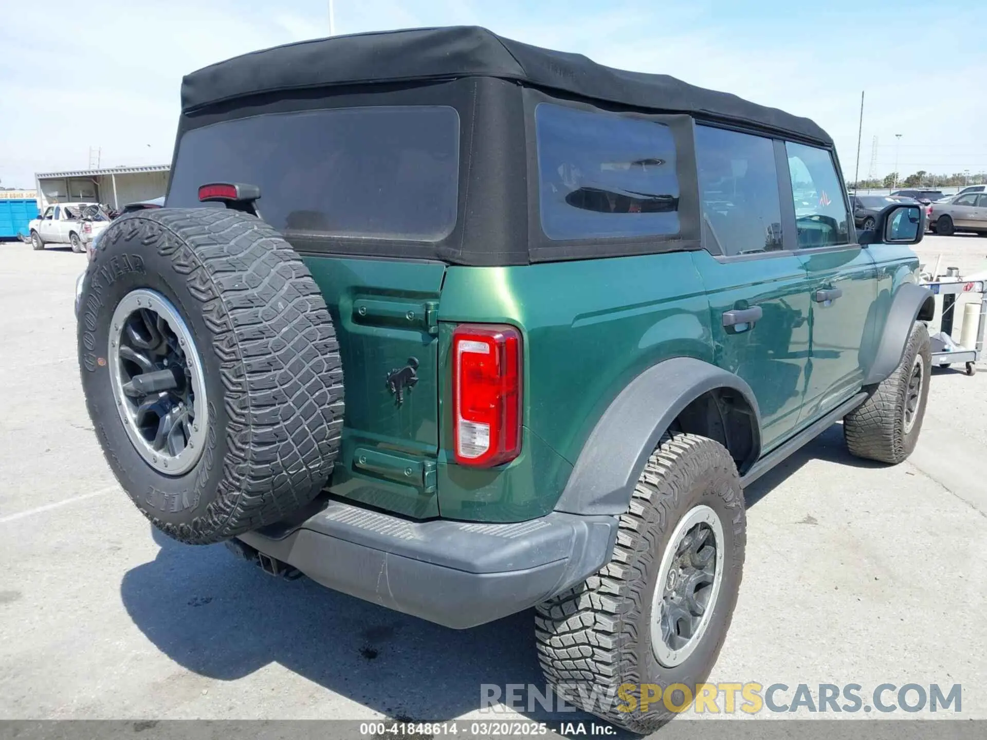 4 Photograph of a damaged car 1FMDE5DH2NLB04197 FORD BRONCO 2022