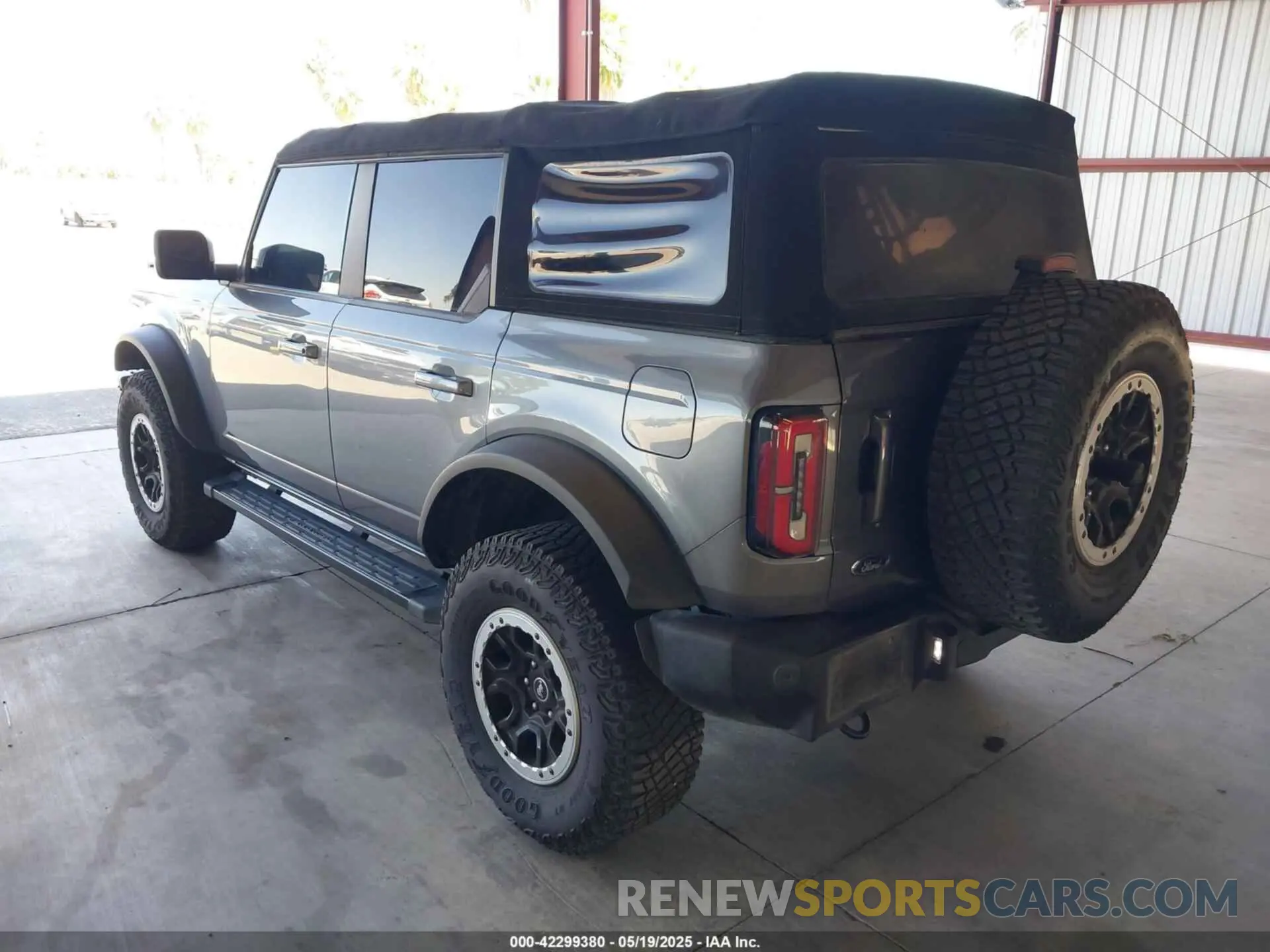3 Photograph of a damaged car 1FMDE5DH9NLB57270 FORD BRONCO 2022