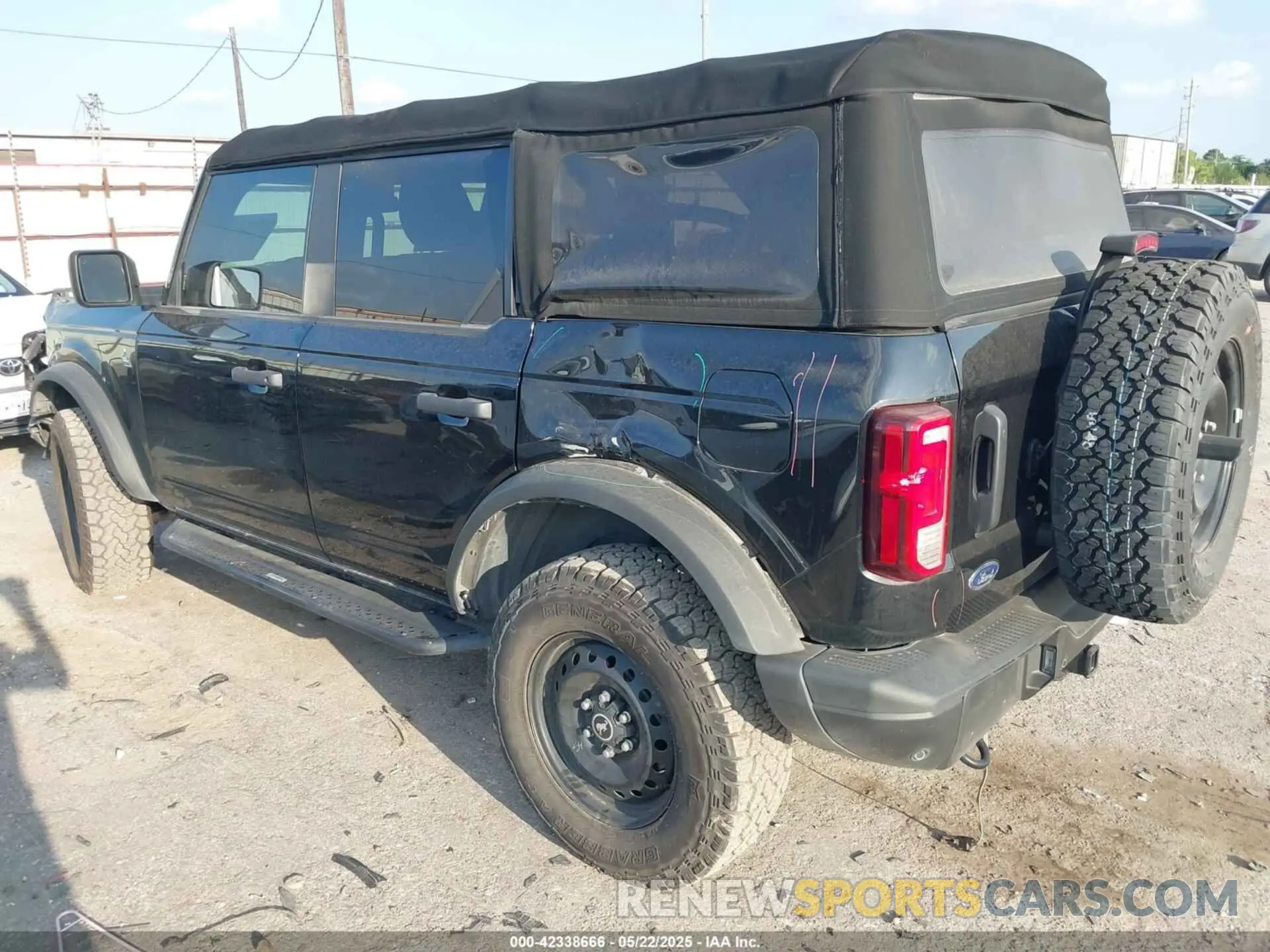 3 Photograph of a damaged car 1FMEE5BP3NLA74562 FORD BRONCO 2022
