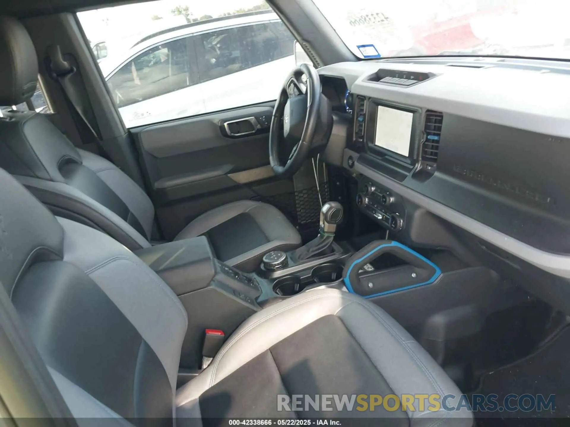 5 Photograph of a damaged car 1FMEE5BP3NLA74562 FORD BRONCO 2022