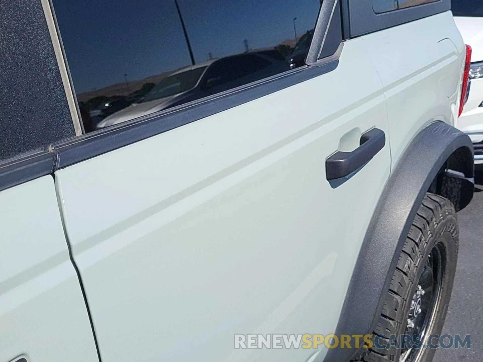 18 Photograph of a damaged car 1FMEE5BP4NLB55389 FORD BRONCO 2022