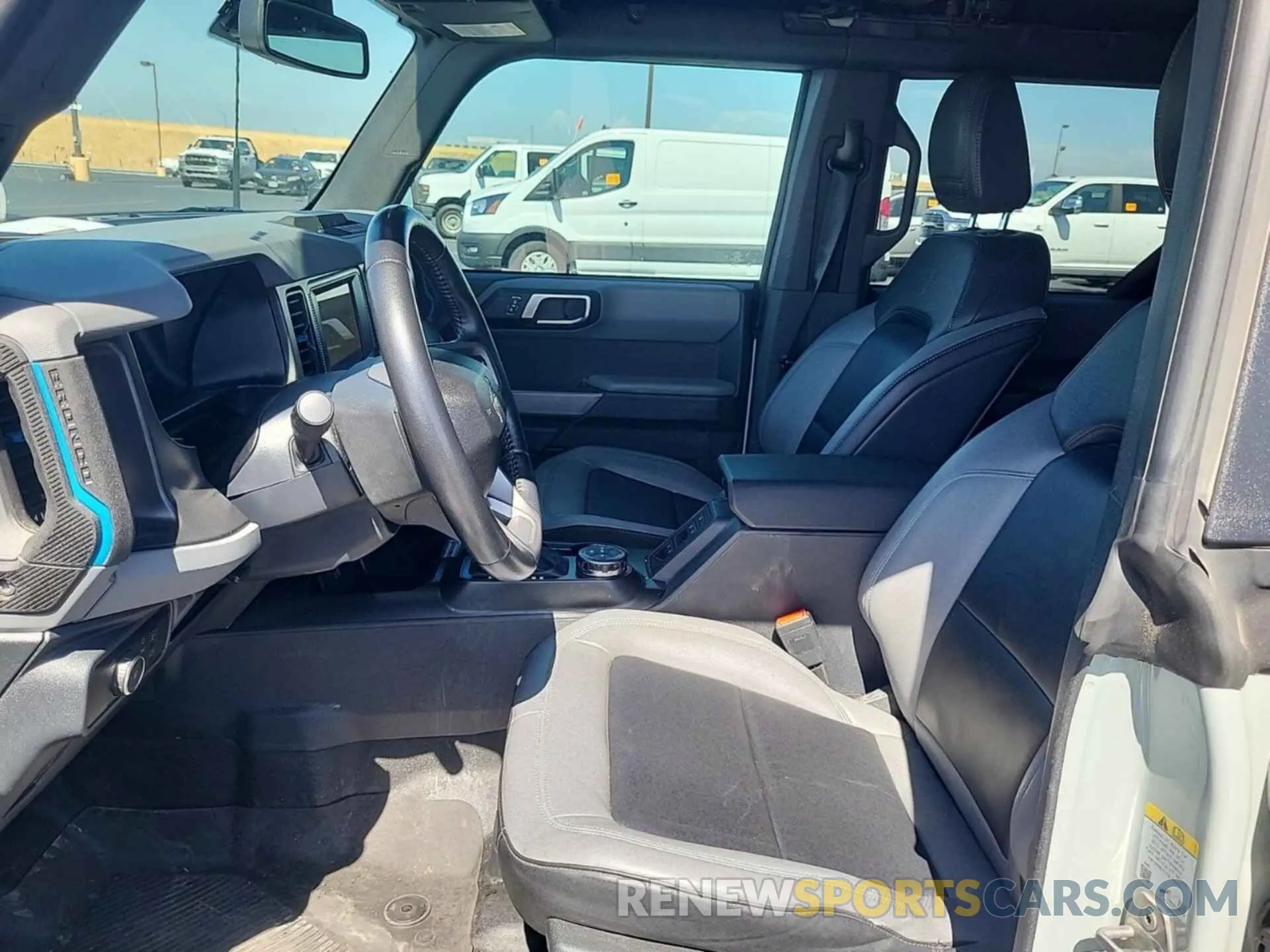 4 Photograph of a damaged car 1FMEE5BP4NLB55389 FORD BRONCO 2022