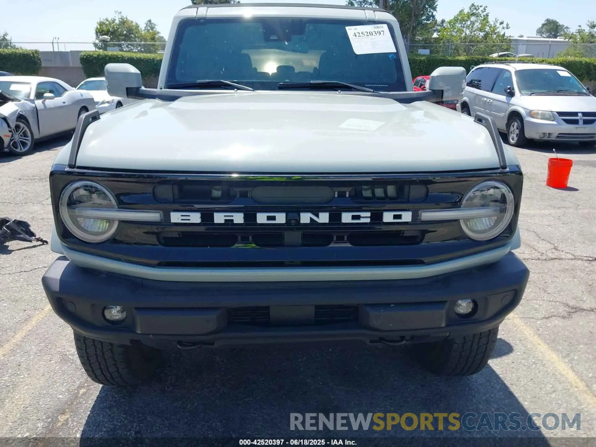 12 Photograph of a damaged car 1FMEE5BP8NLB91425 FORD BRONCO 2022