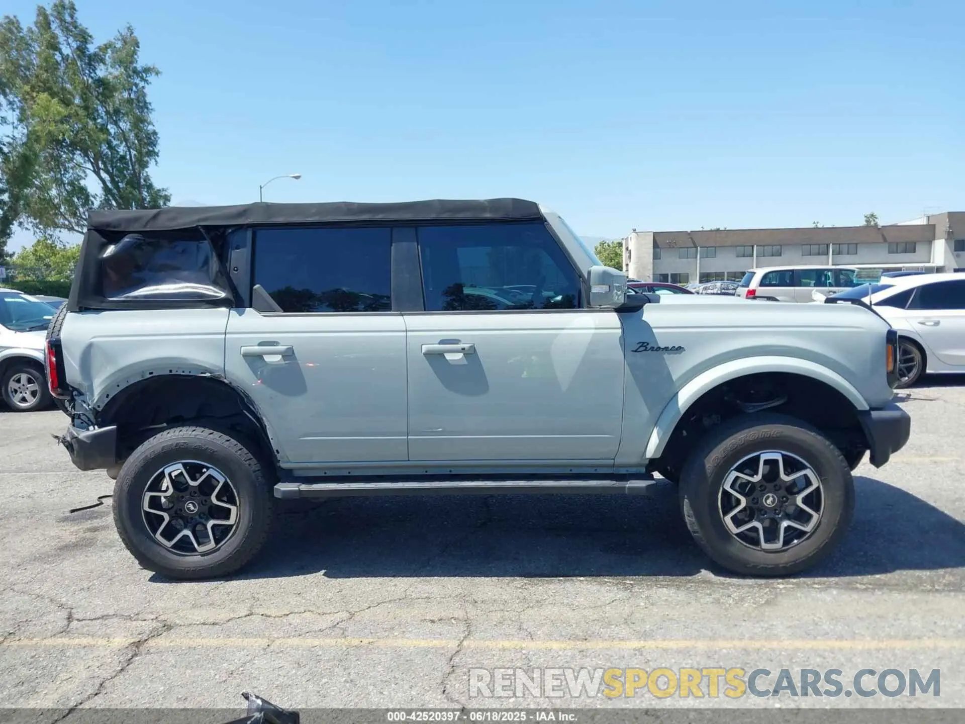 13 Photograph of a damaged car 1FMEE5BP8NLB91425 FORD BRONCO 2022