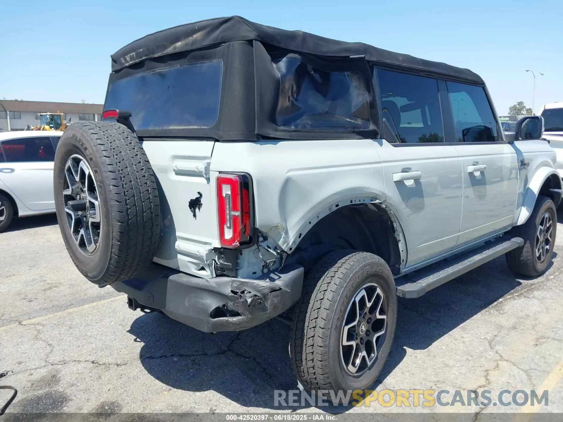 6 Photograph of a damaged car 1FMEE5BP8NLB91425 FORD BRONCO 2022