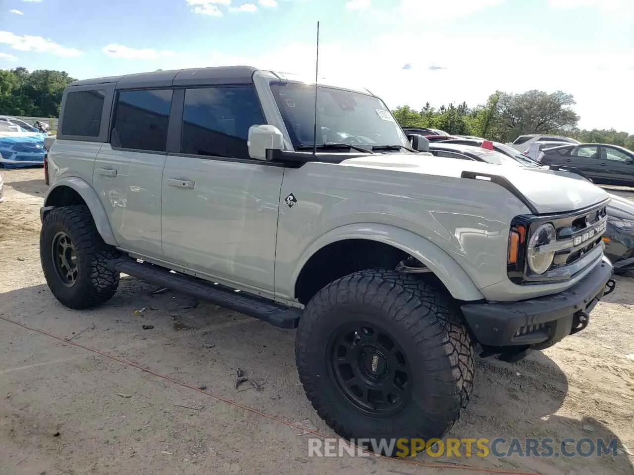 4 Photograph of a damaged car 1FMEE5BP9NLB91319 FORD BRONCO 2022