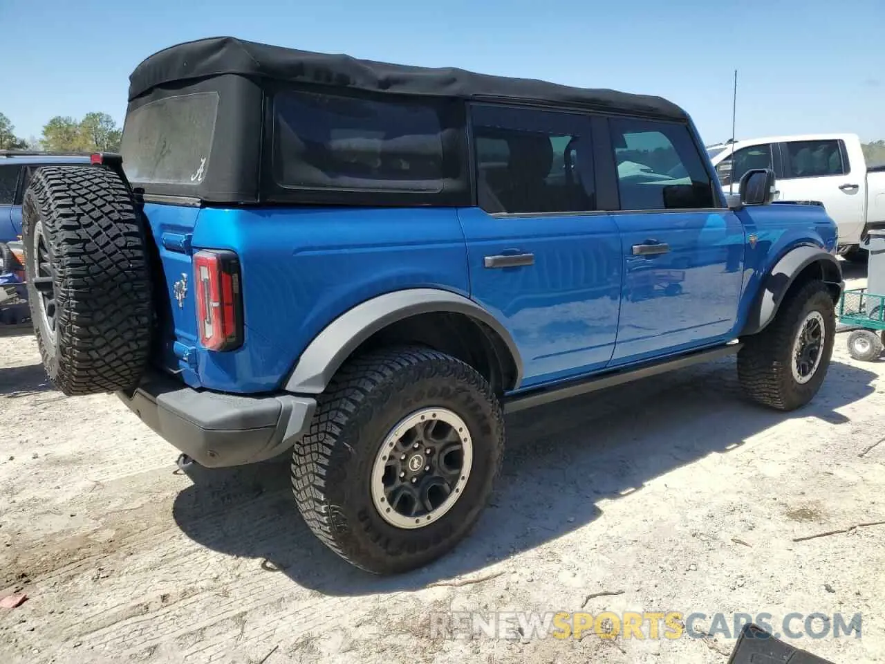 3 Photograph of a damaged car 1FMEE5DH1NLB90221 FORD BRONCO 2022