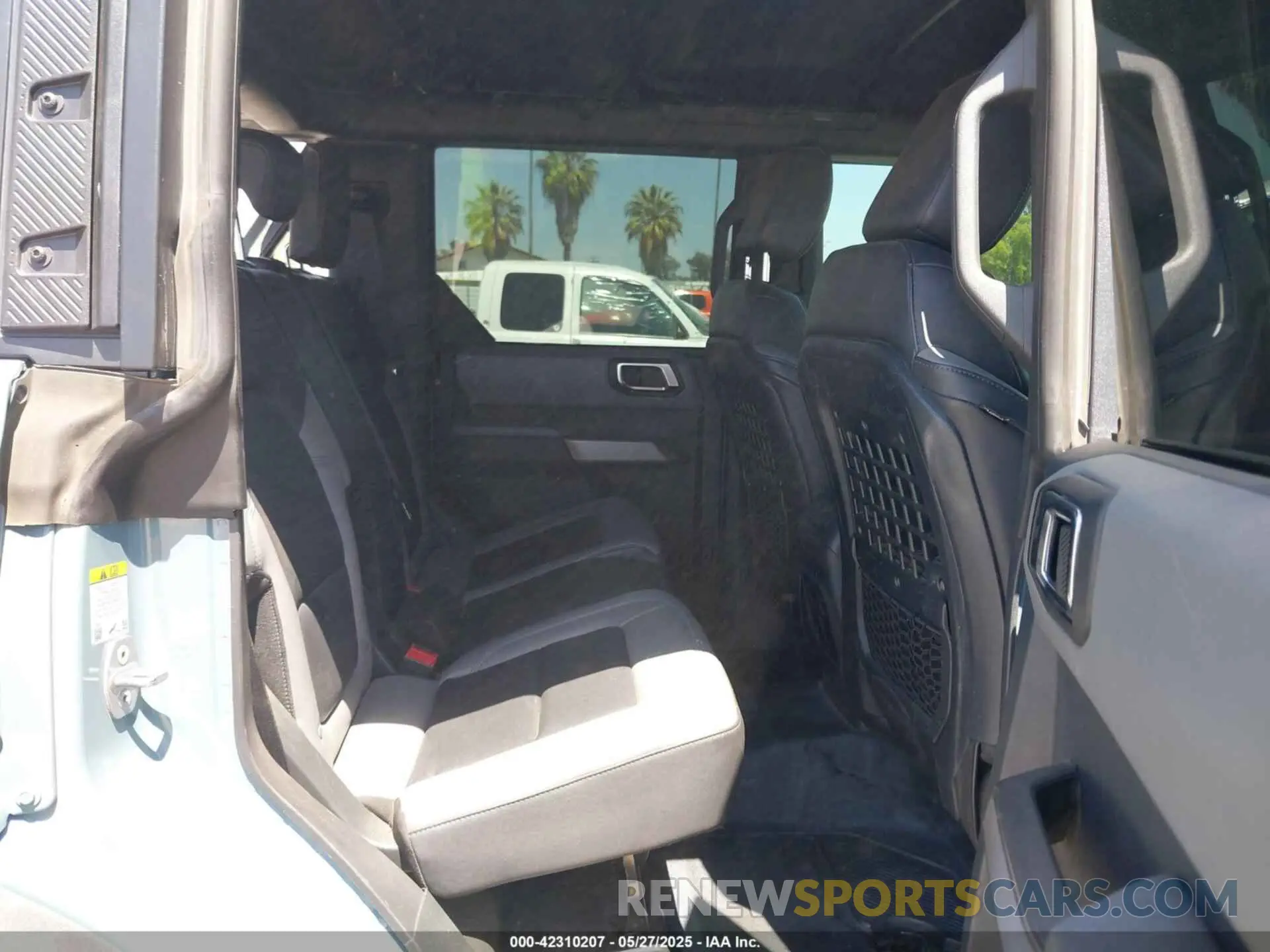 8 Photograph of a damaged car 1FMEE5DH2NLB88185 FORD BRONCO 2022