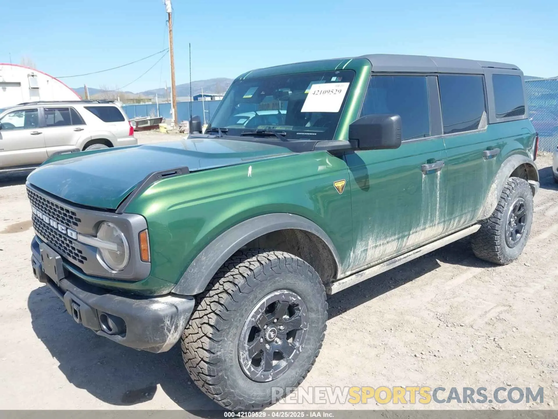 2 Photograph of a damaged car 1FMEE5DH4NLB47699 FORD BRONCO 2022
