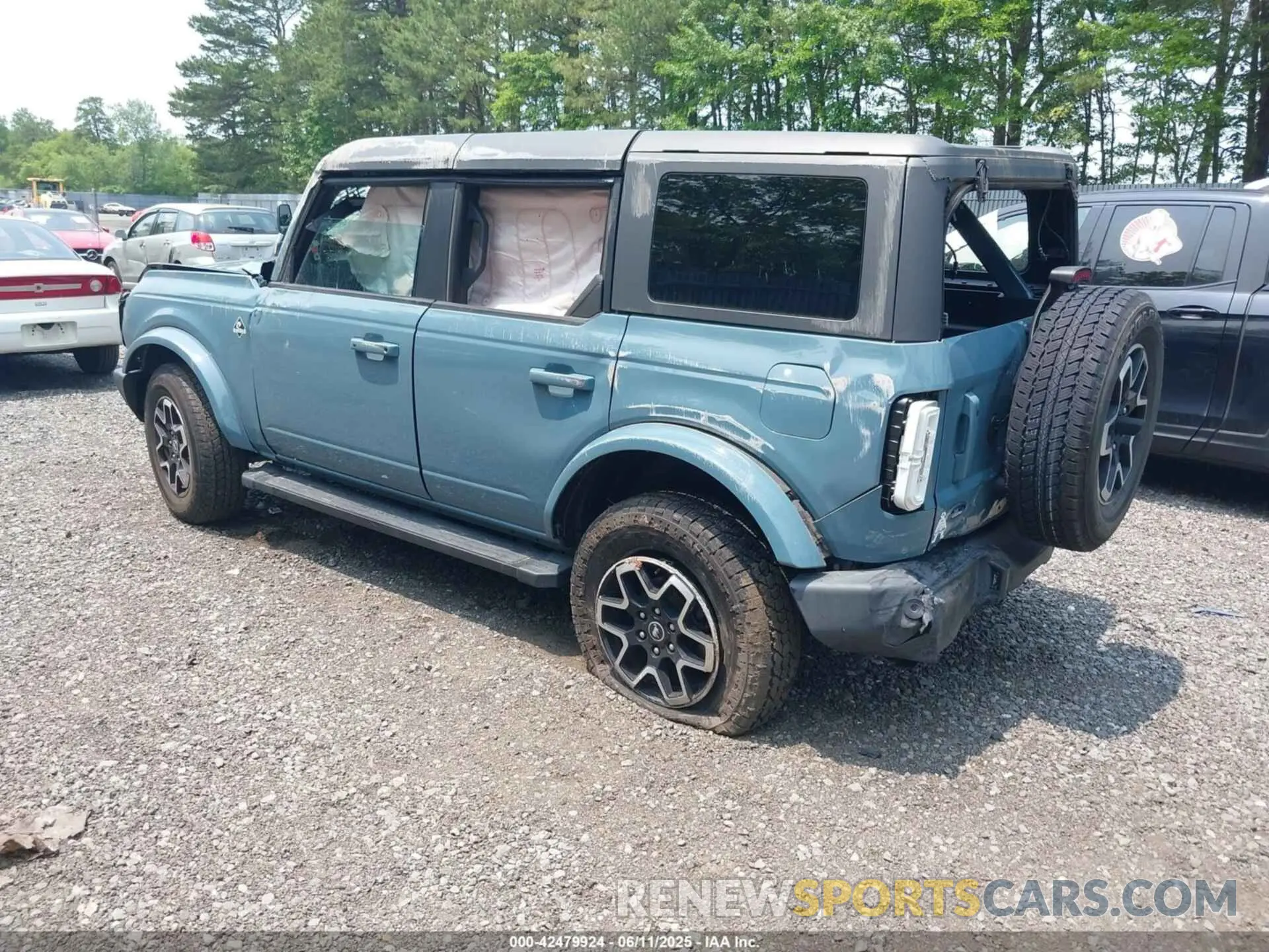3 Photograph of a damaged car 1FMEE5DP1NLA79367 FORD BRONCO 2022