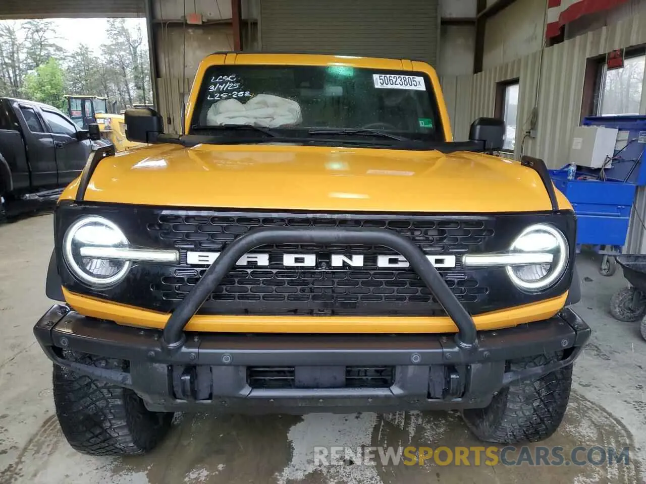 5 Photograph of a damaged car 1FMEE5DP1NLA92717 FORD BRONCO 2022