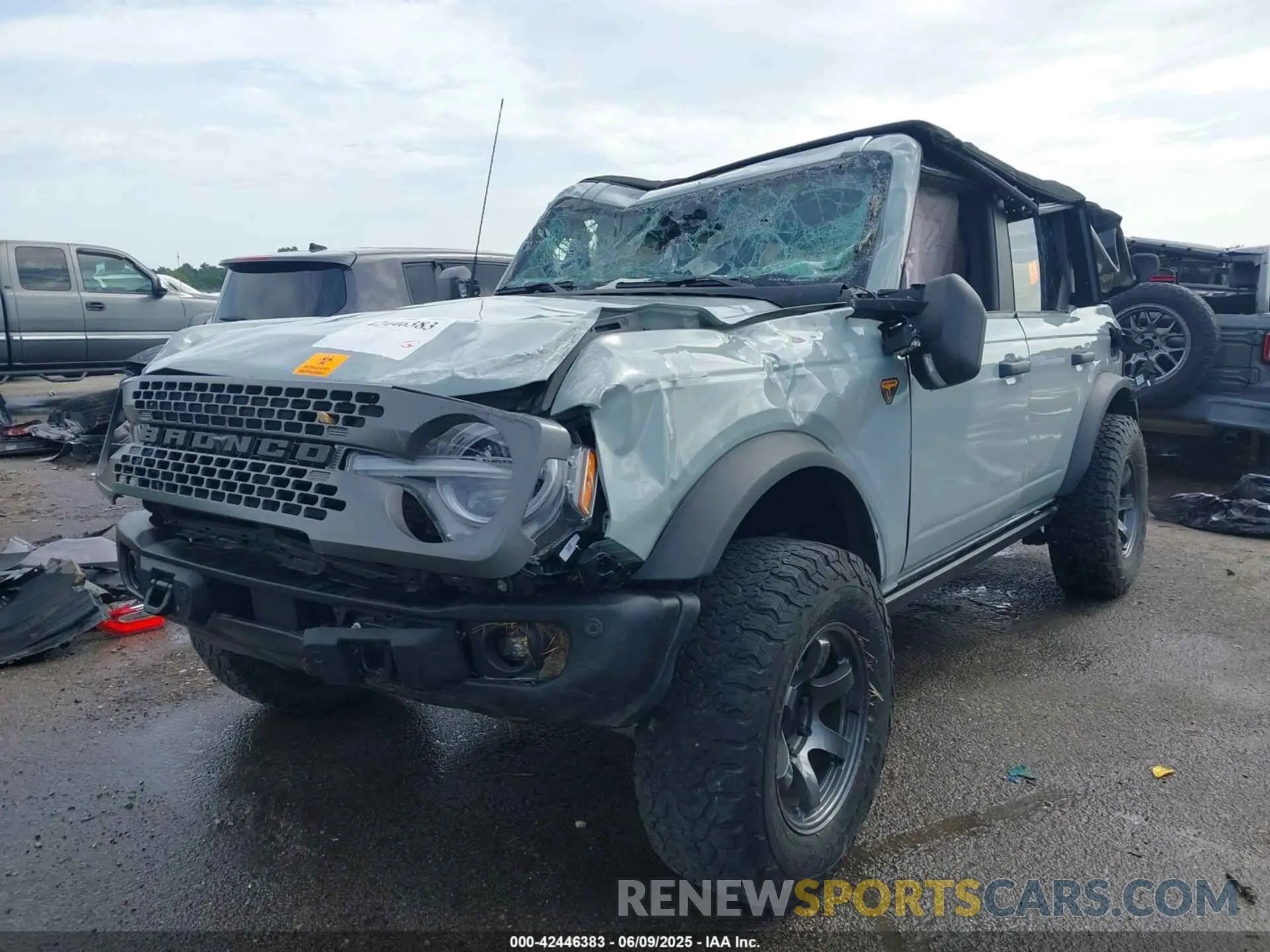 2 Photograph of a damaged car 1FMEE5DP1NLA97402 FORD BRONCO 2022