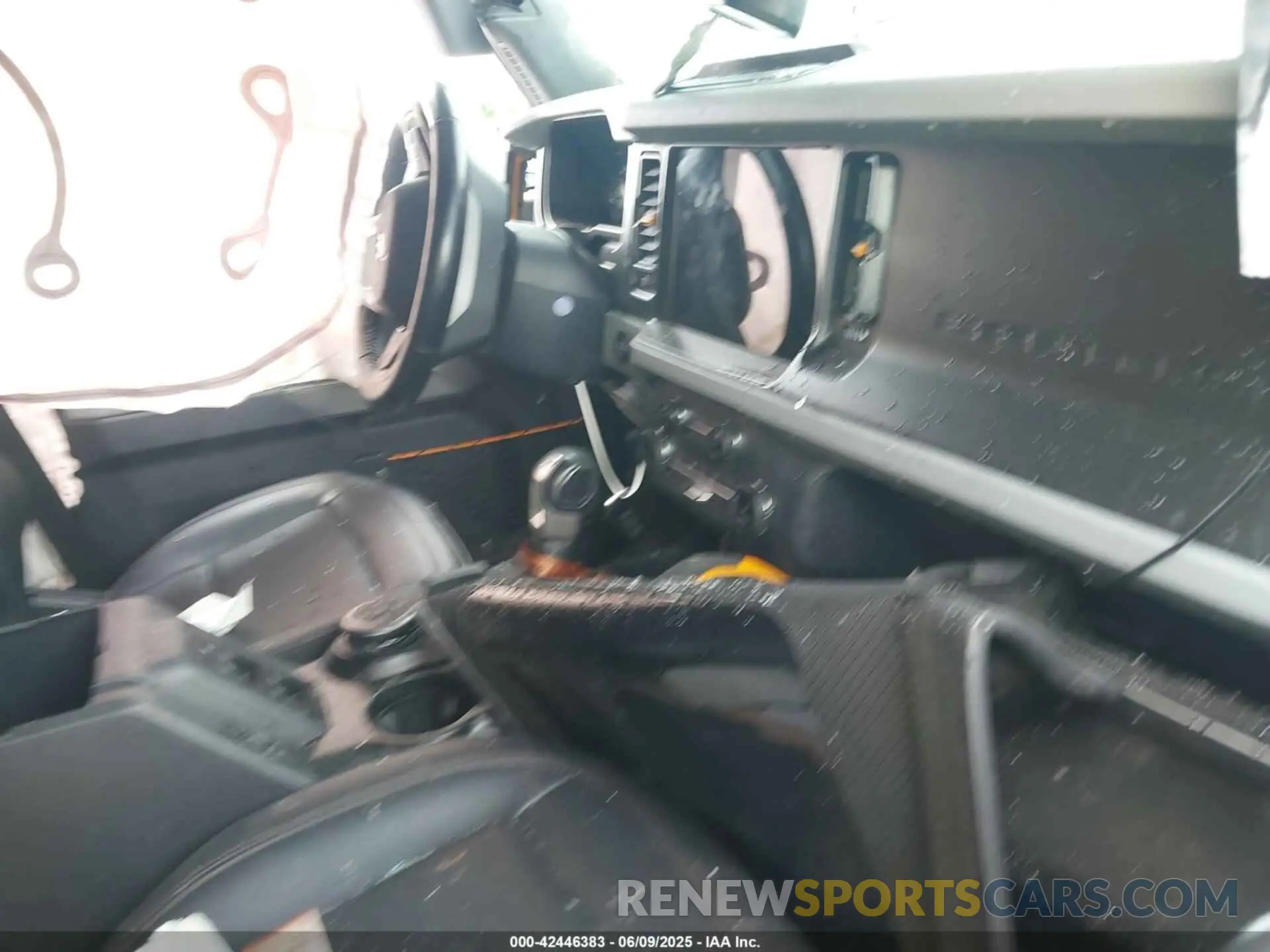 5 Photograph of a damaged car 1FMEE5DP1NLA97402 FORD BRONCO 2022