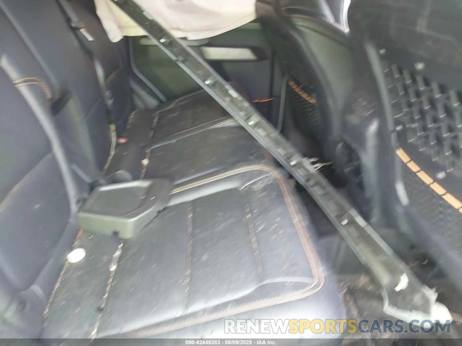8 Photograph of a damaged car 1FMEE5DP1NLA97402 FORD BRONCO 2022