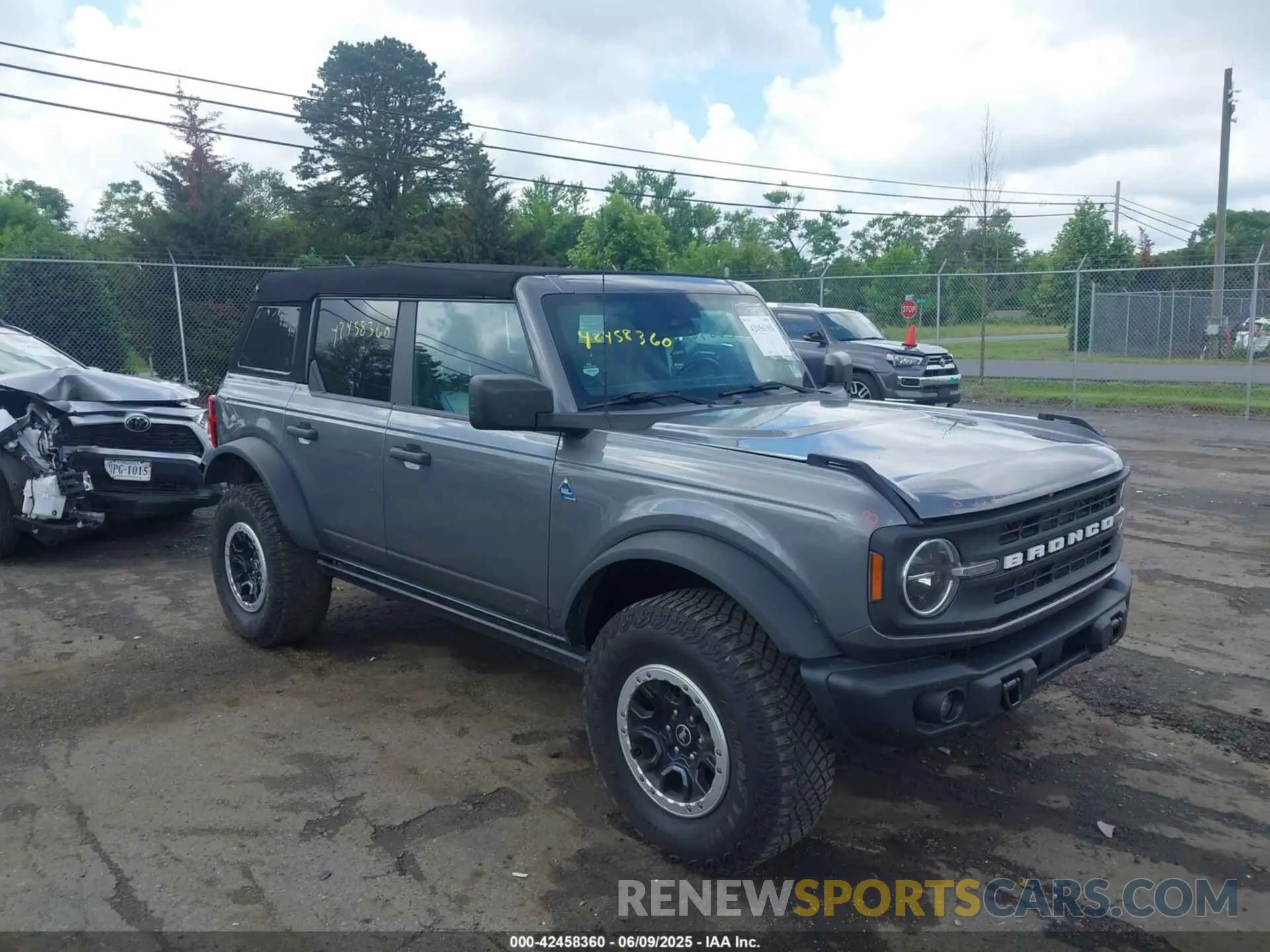 1 Photograph of a damaged car 1FMEE5DP2NLB19987 FORD BRONCO 2022