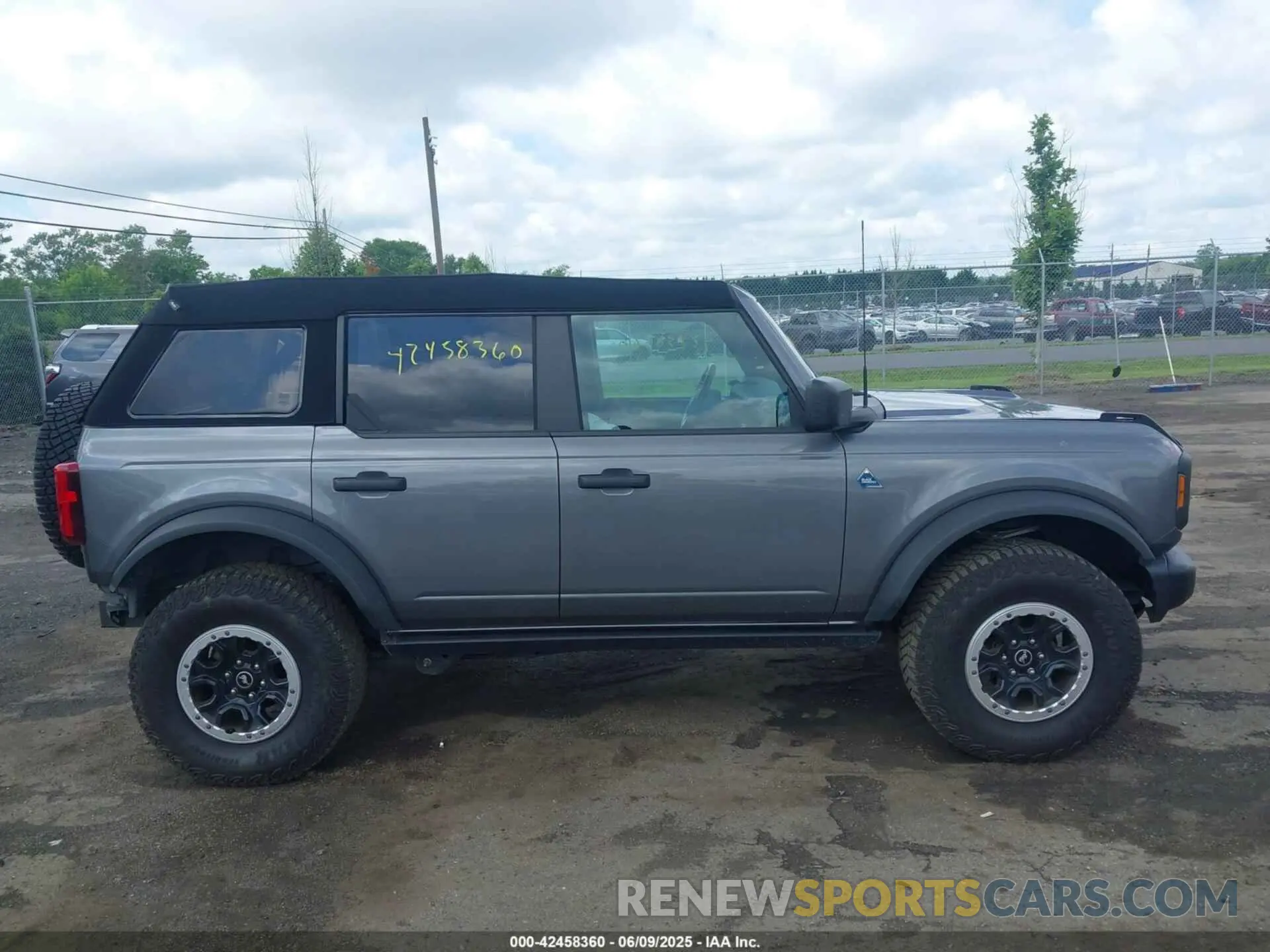 14 Photograph of a damaged car 1FMEE5DP2NLB19987 FORD BRONCO 2022