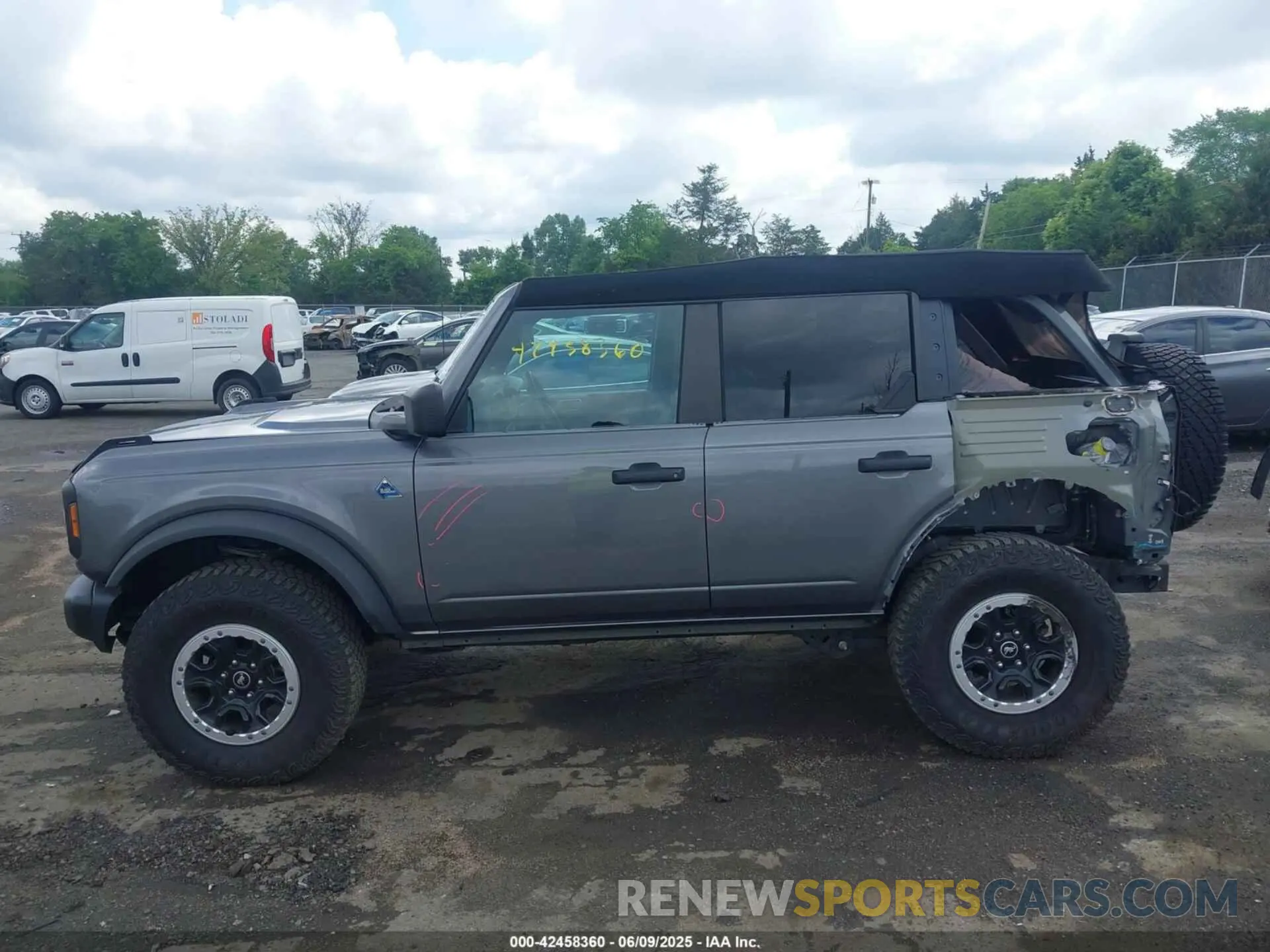15 Photograph of a damaged car 1FMEE5DP2NLB19987 FORD BRONCO 2022