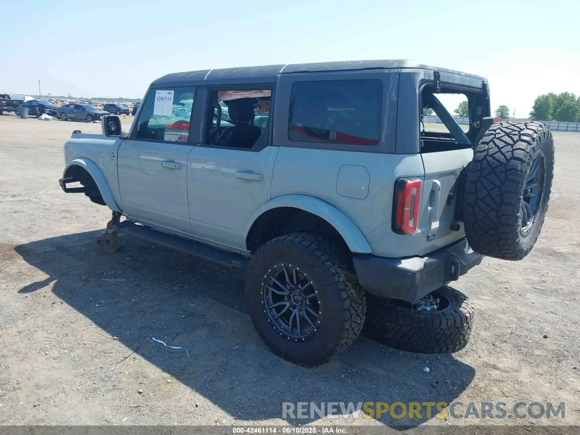3 Photograph of a damaged car 1FMEE5DP3NLA80097 FORD BRONCO 2022